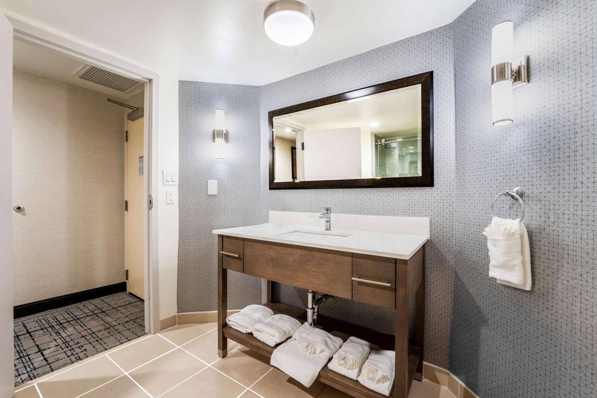 DoubleTree by Hilton South Charlotte Tyvola photo 24