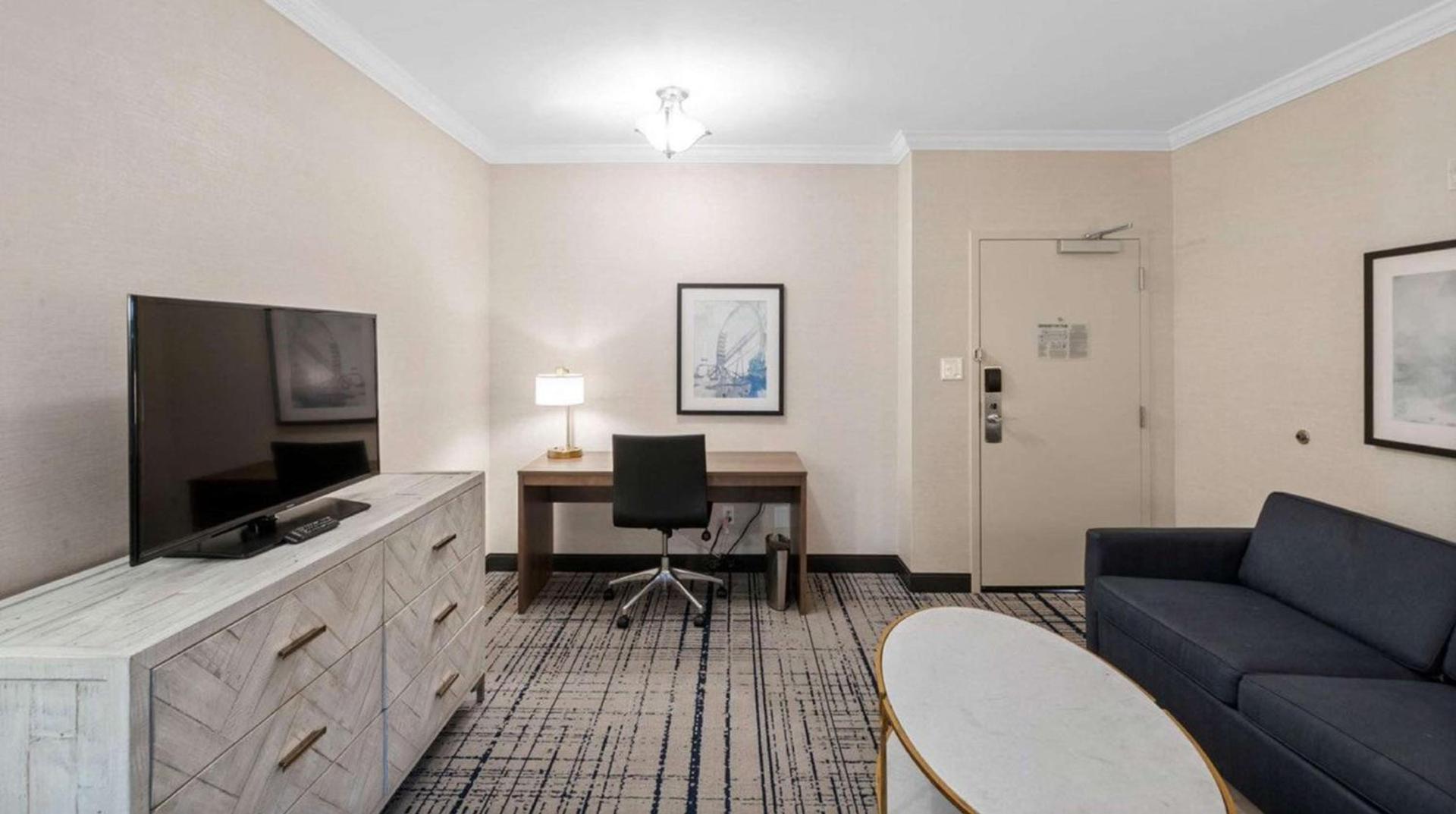 DoubleTree by Hilton South Charlotte Tyvola photo 25