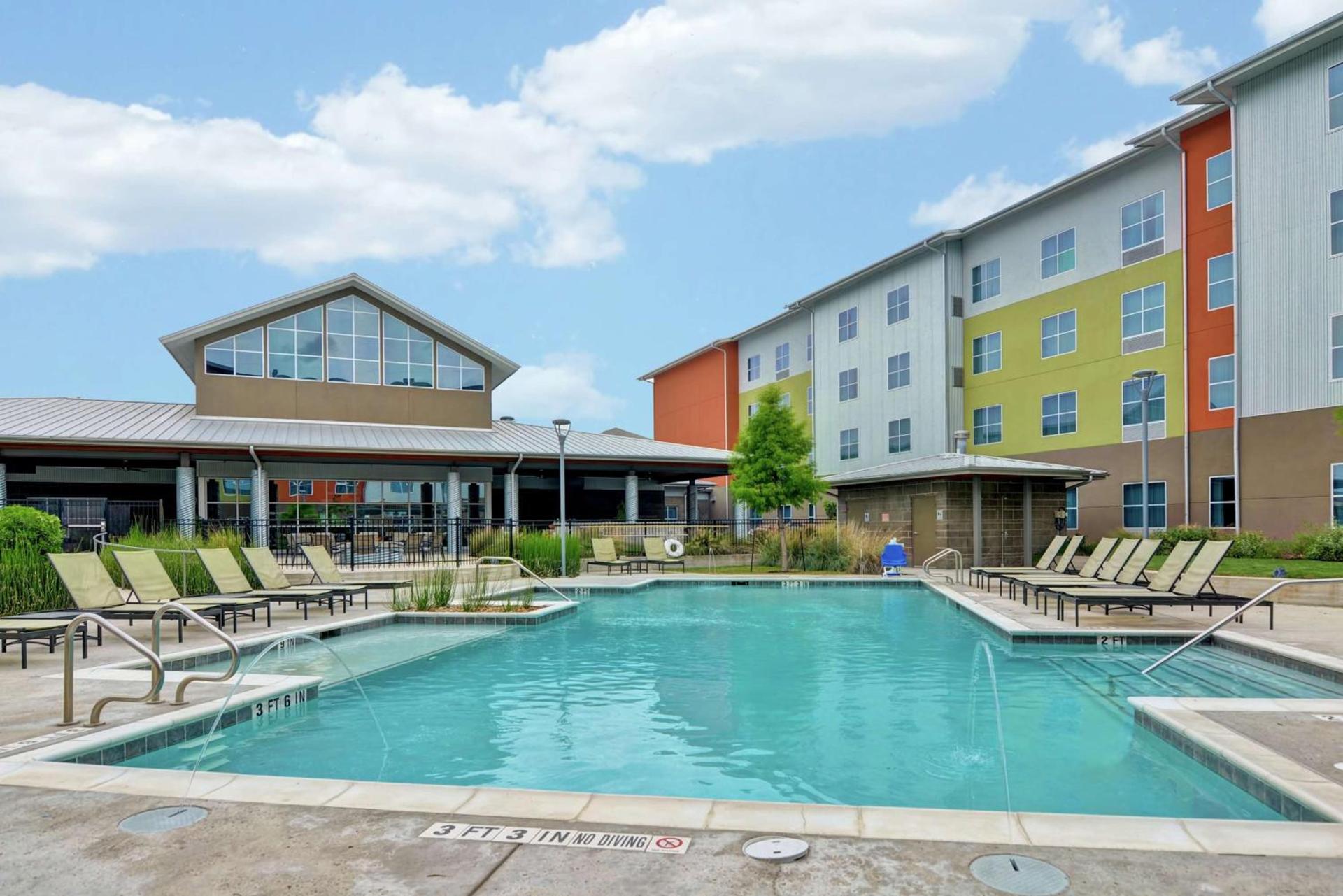 Homewood Suites TechRidge Parmer @ I-35 photo 11
