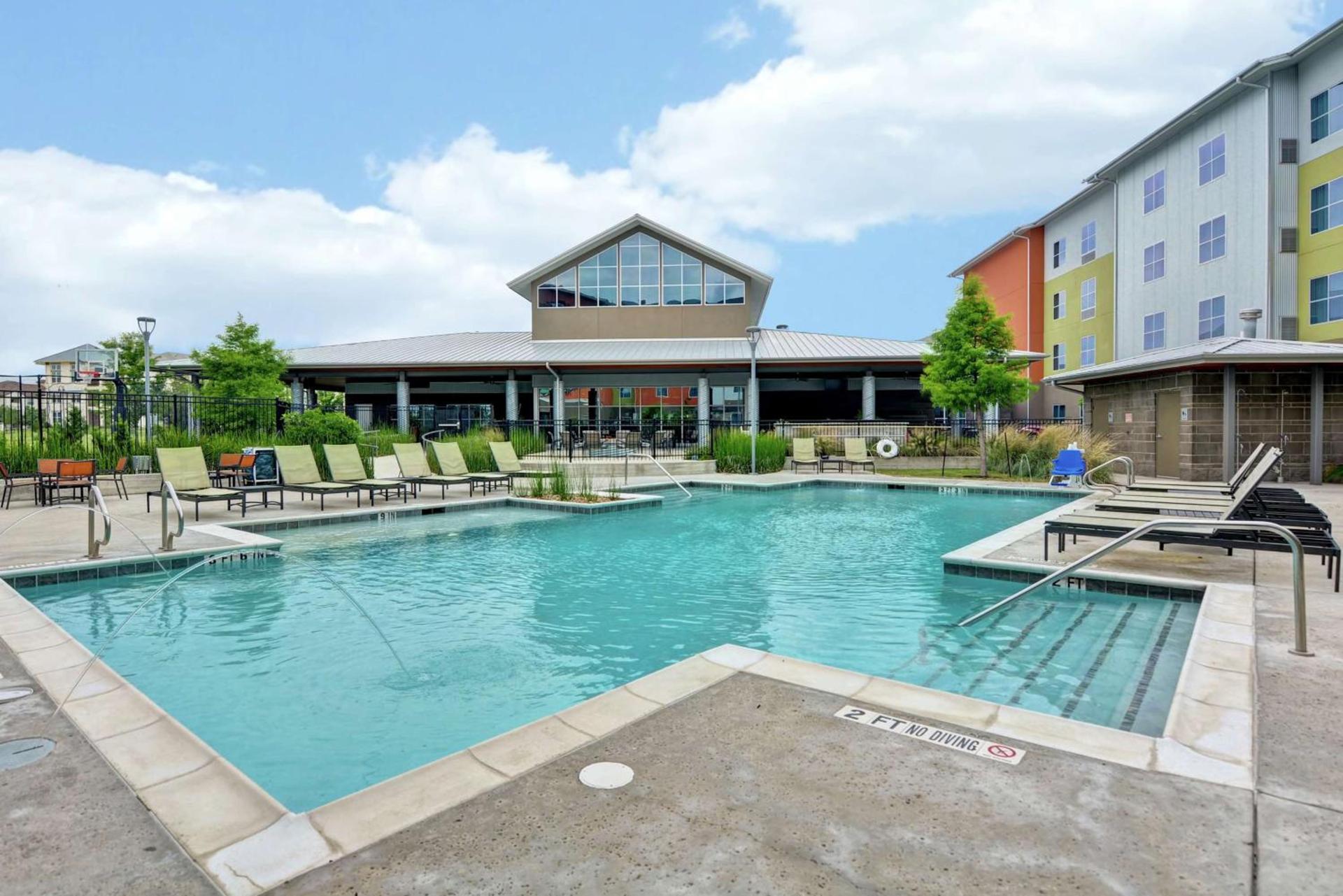 Homewood Suites TechRidge Parmer @ I-35 photo 12