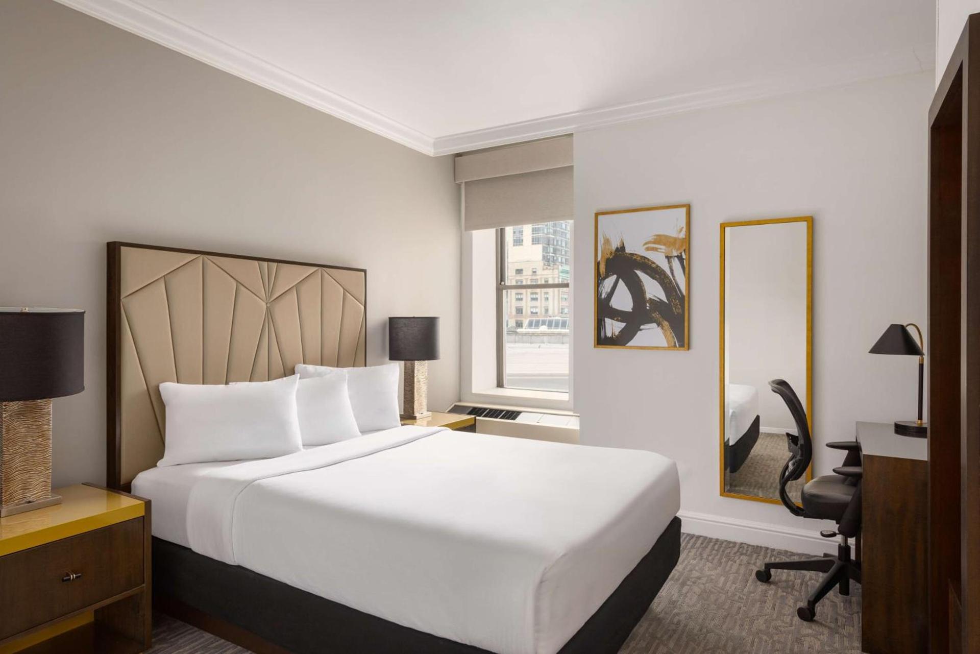 Martinique New York on Broadway, Curio Collection by Hilton photo 18