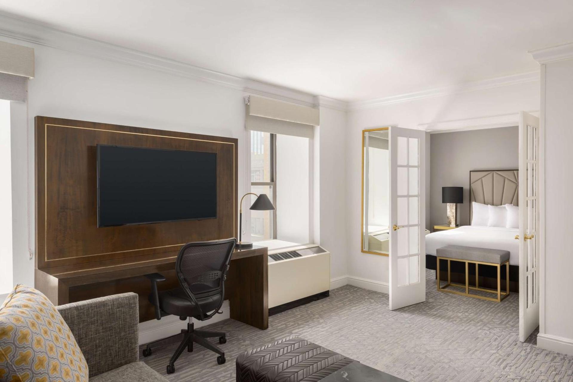 Martinique New York on Broadway, Curio Collection by Hilton photo 19