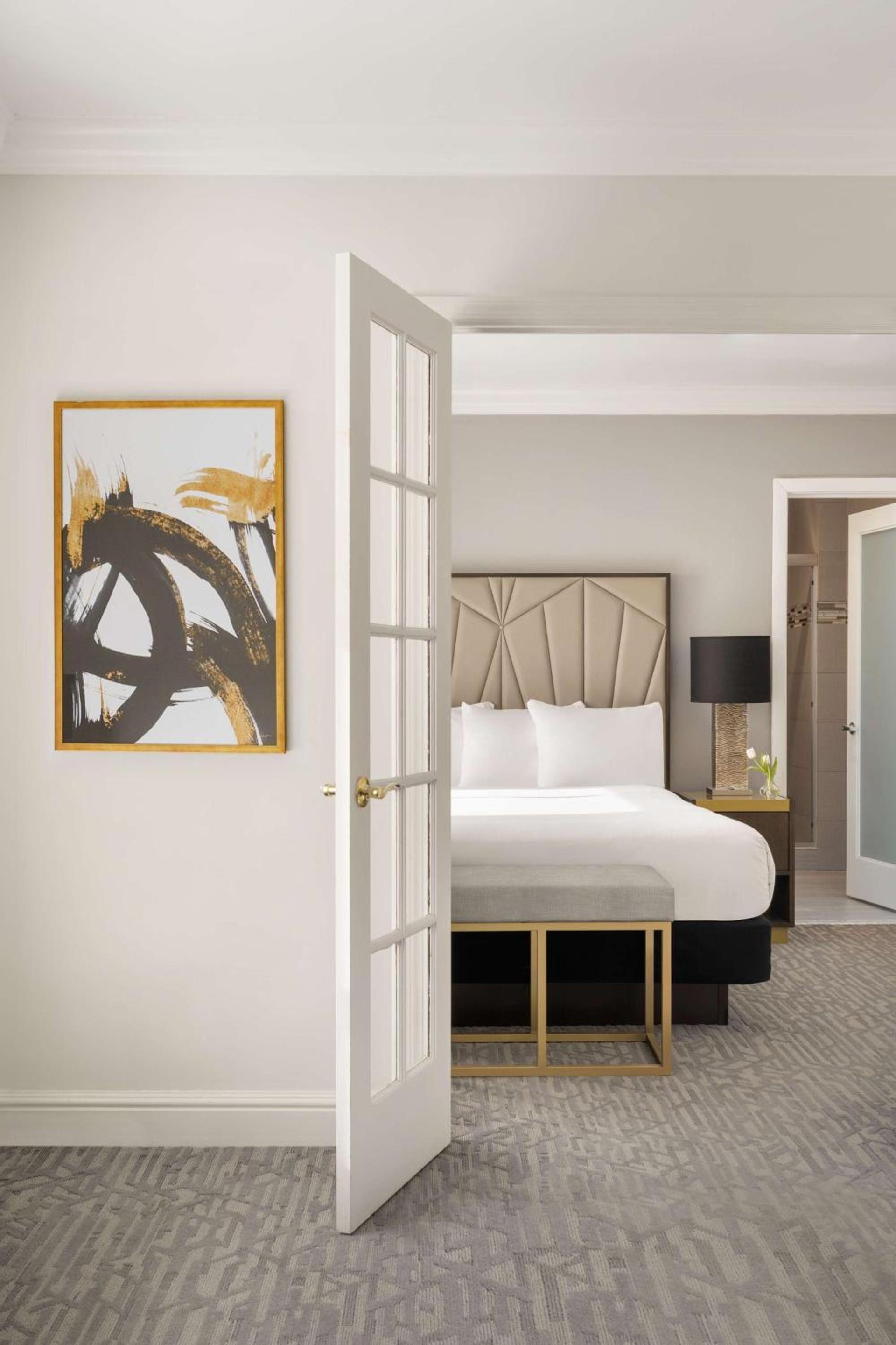 Martinique New York on Broadway, Curio Collection by Hilton photo 25