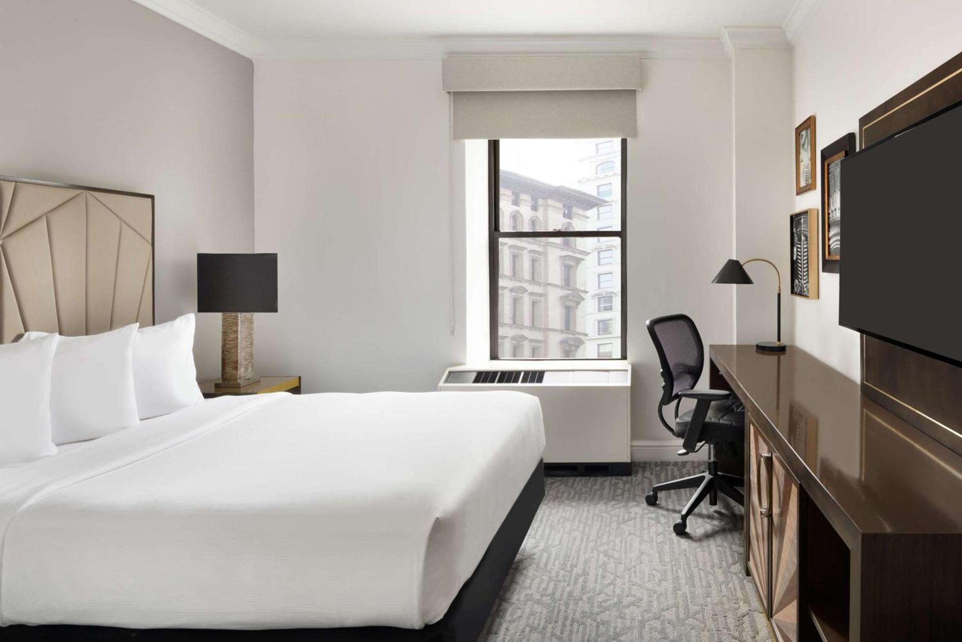 Martinique New York on Broadway, Curio Collection by Hilton photo 29