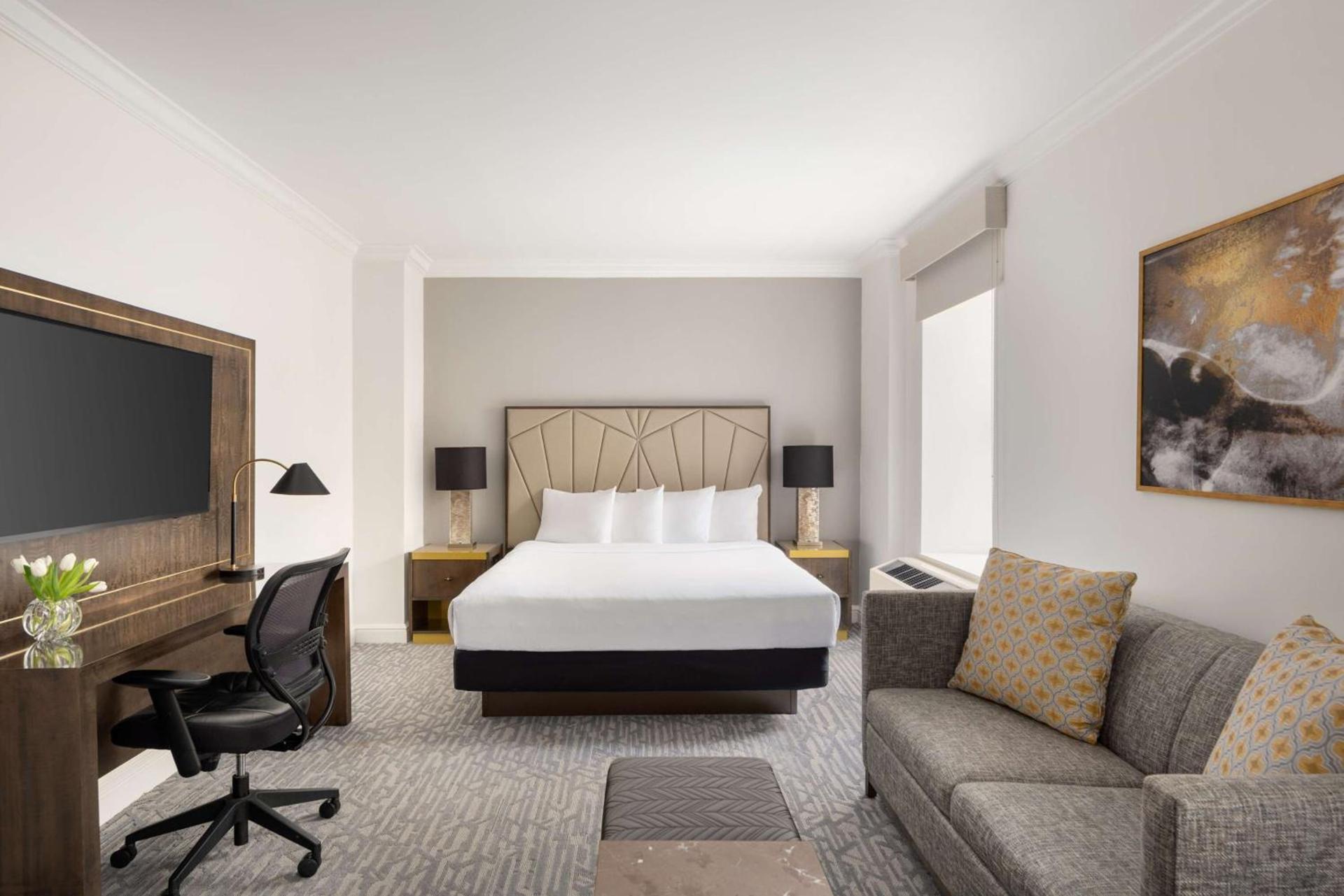 Martinique New York on Broadway, Curio Collection by Hilton photo 30