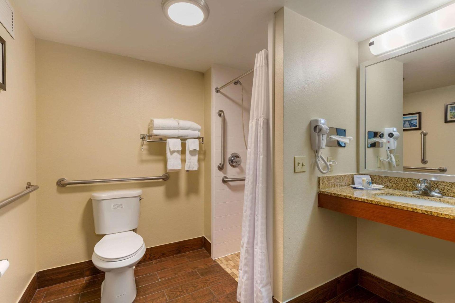 Comfort Inn & Suites Milford photo 33