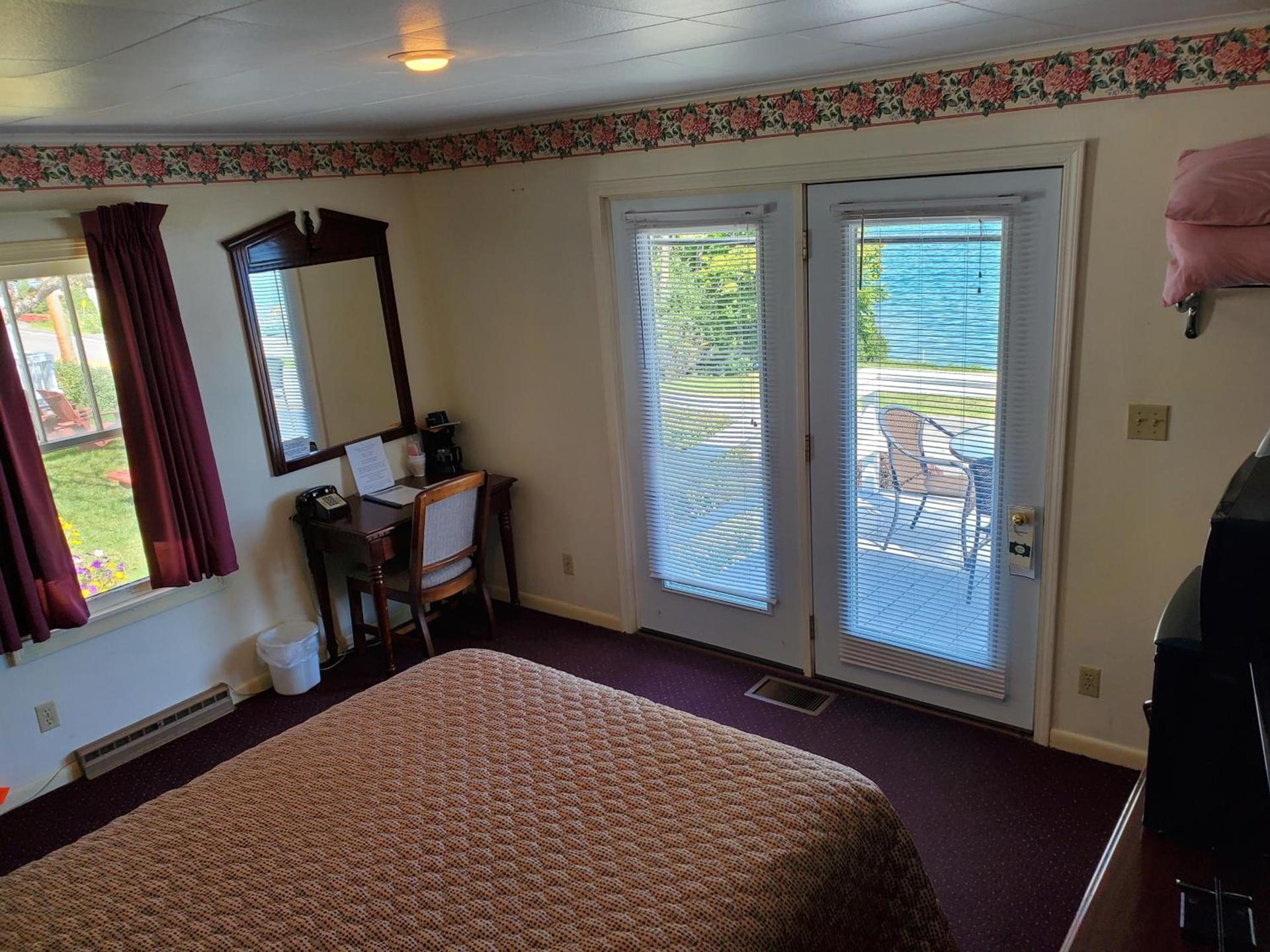 Lake View Motel photo 68