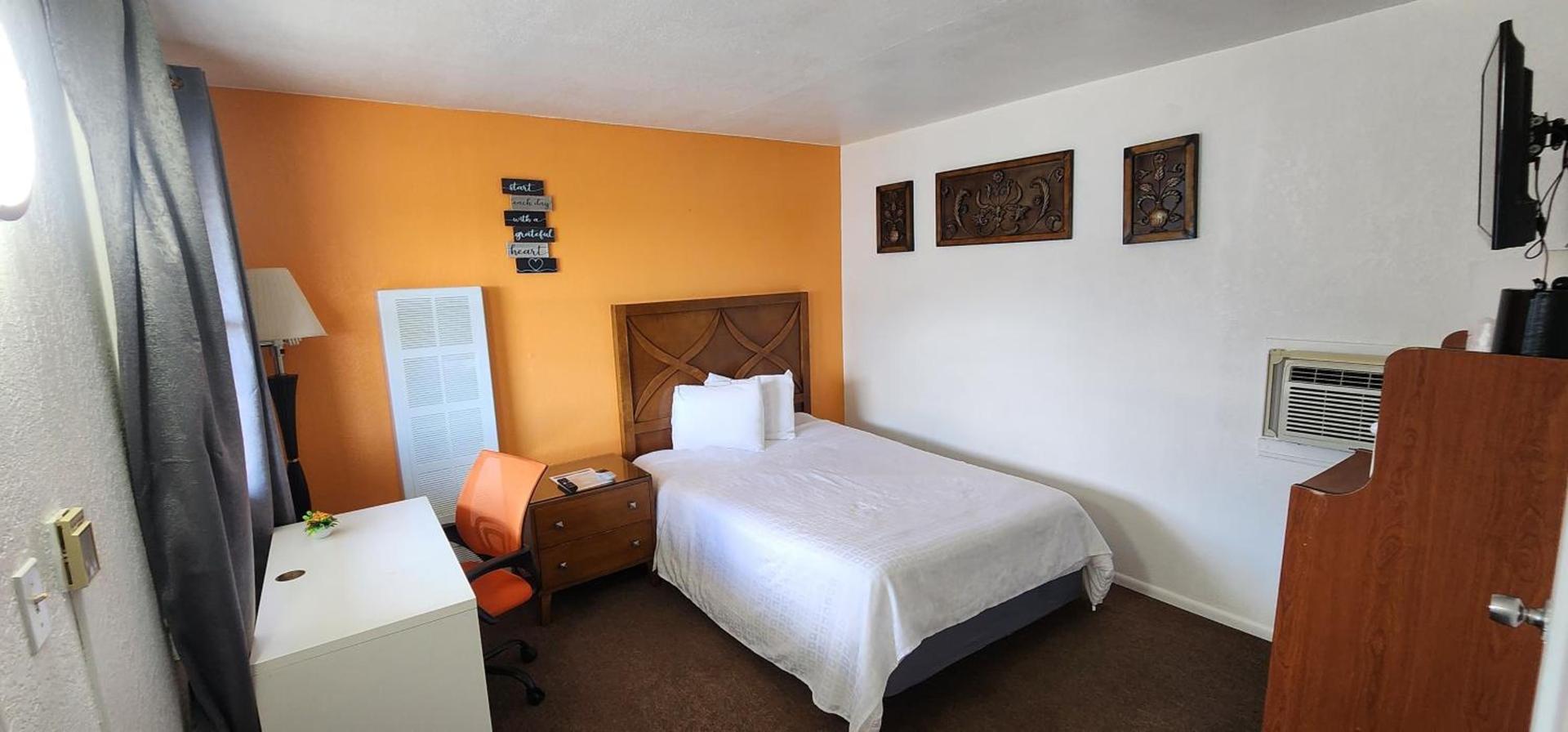 Rose's Motel photo 2