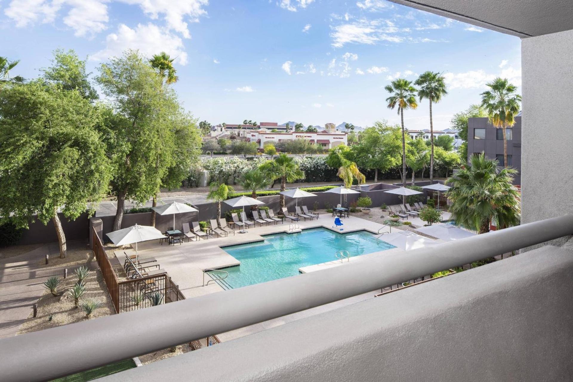 Courtyard Scottsdale North photo 10