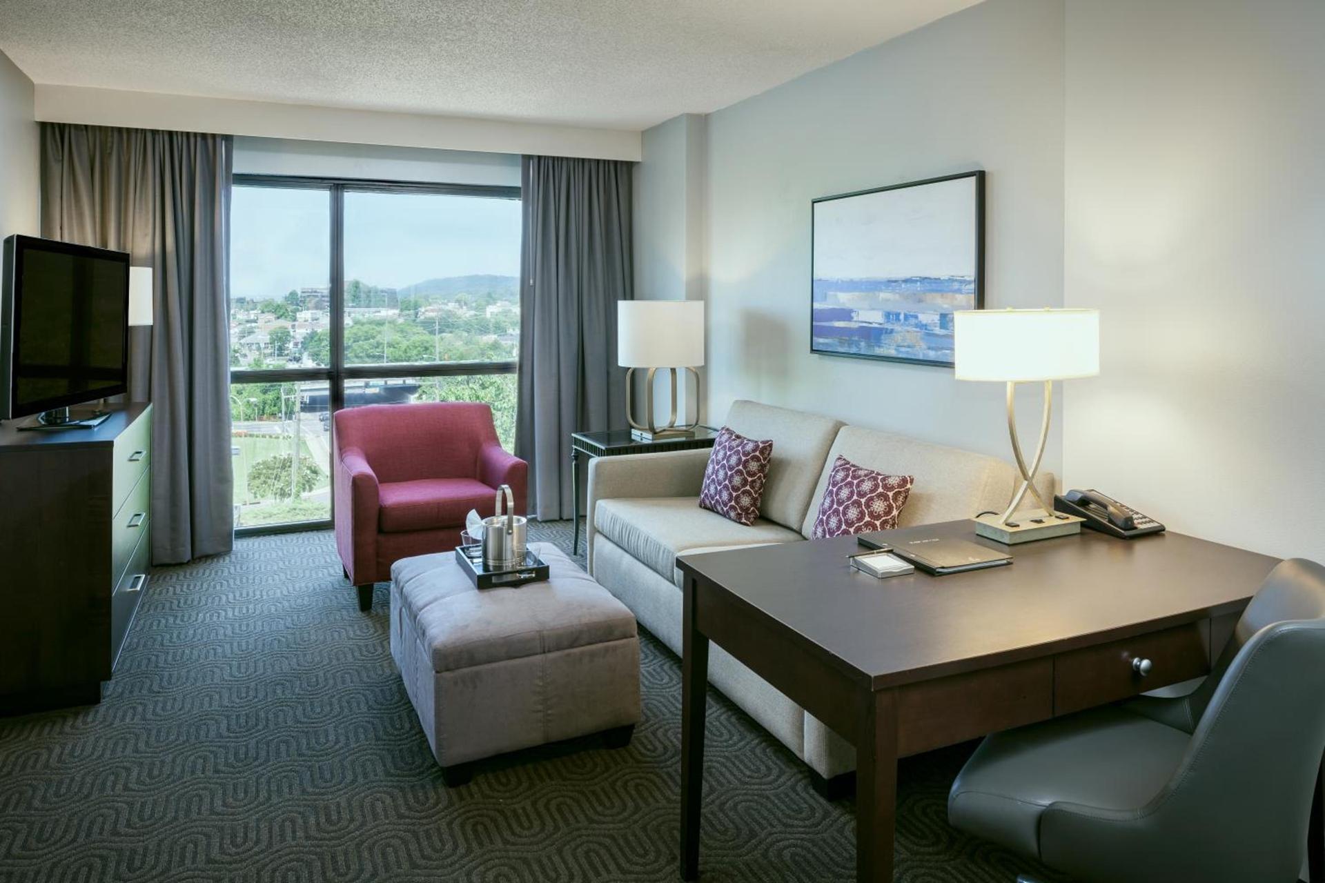 Hilton Suites Brentwood photo 67