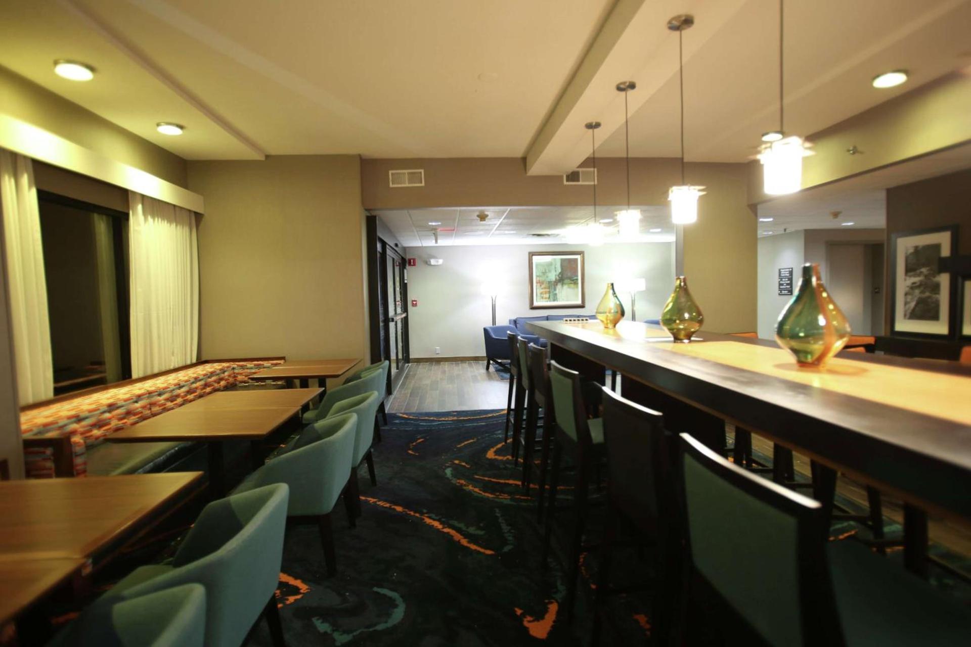 Hampton Inn Beckley photo 5