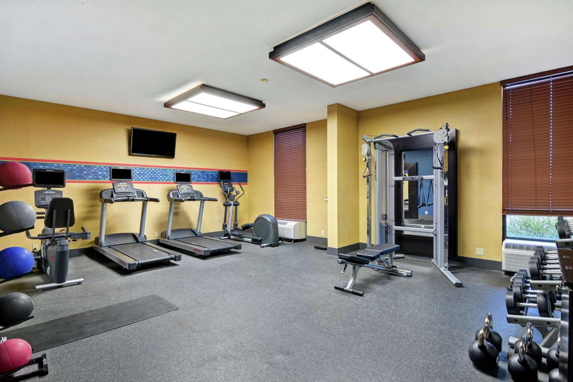 Hampton Inn Beckley photo 9