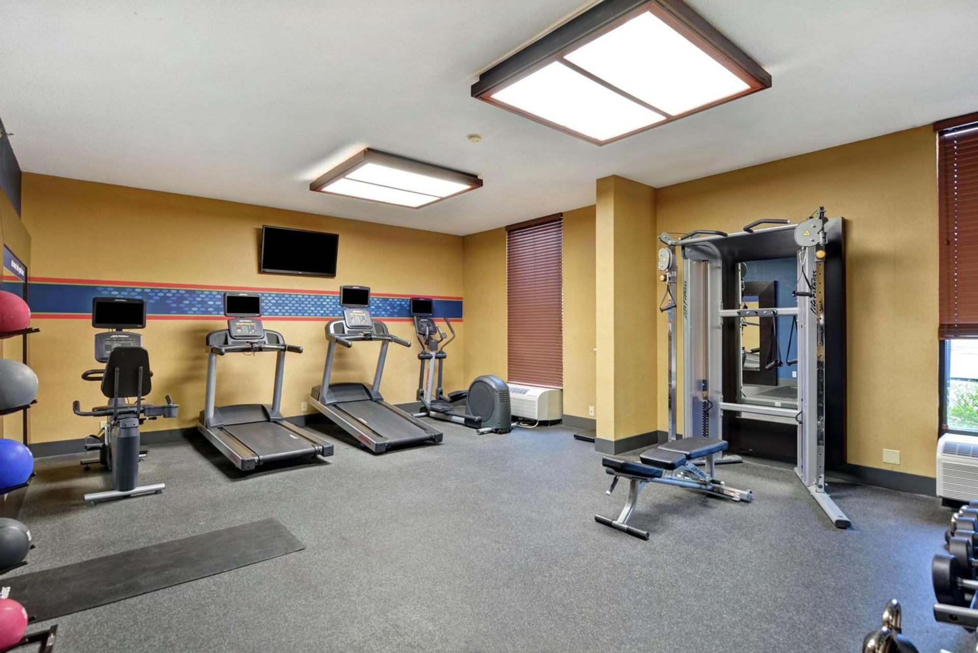 Hampton Inn Beckley photo 10