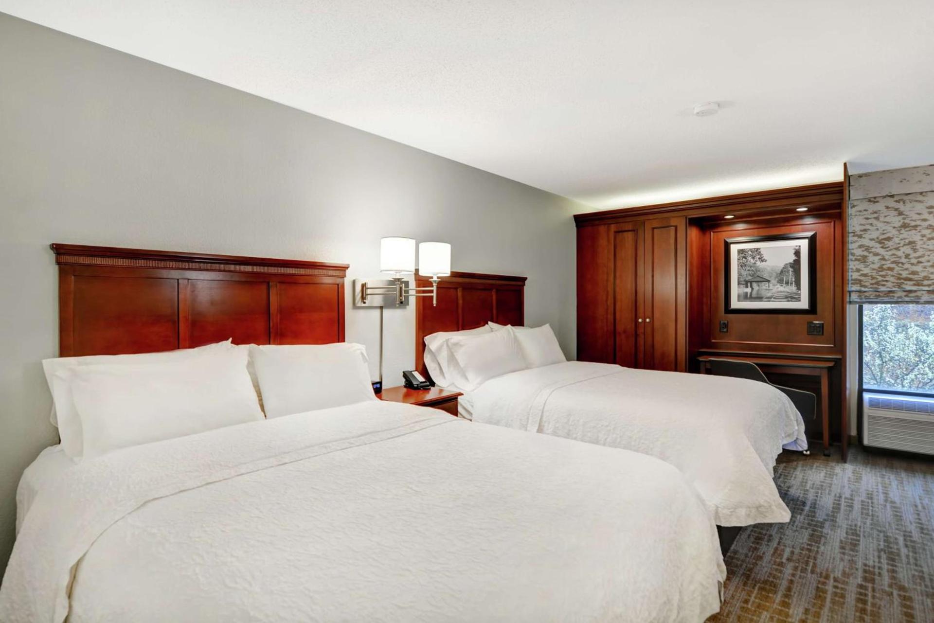 Hampton Inn Beckley photo 13