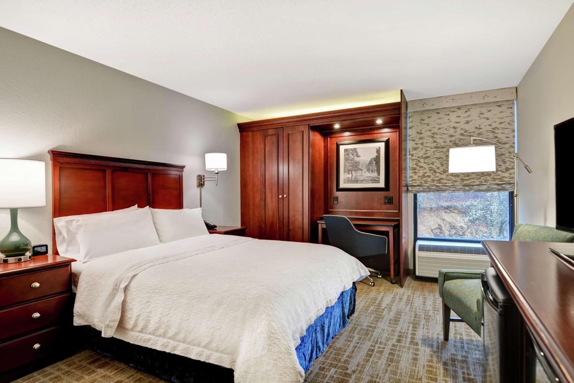 Hampton Inn Beckley photo 15