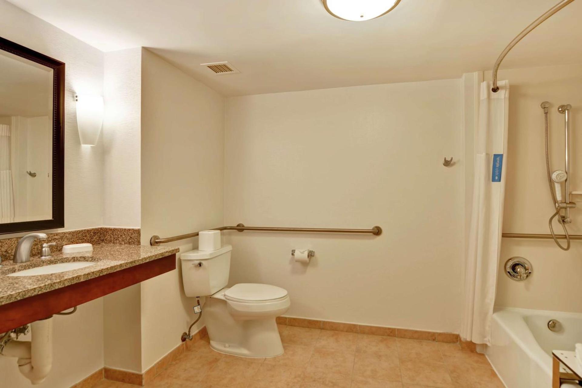 Hampton Inn Beckley photo 18