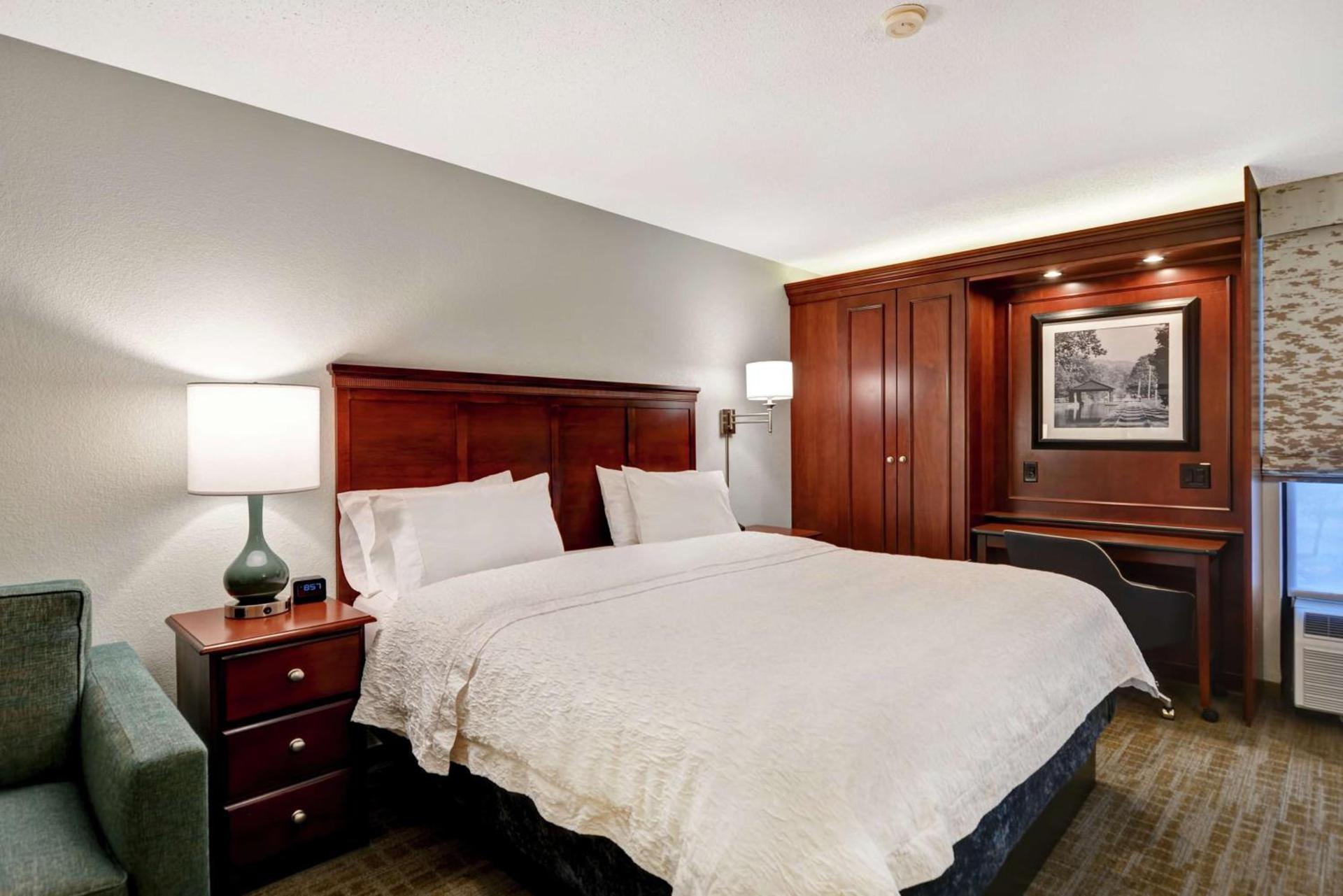 Hampton Inn Beckley photo 19