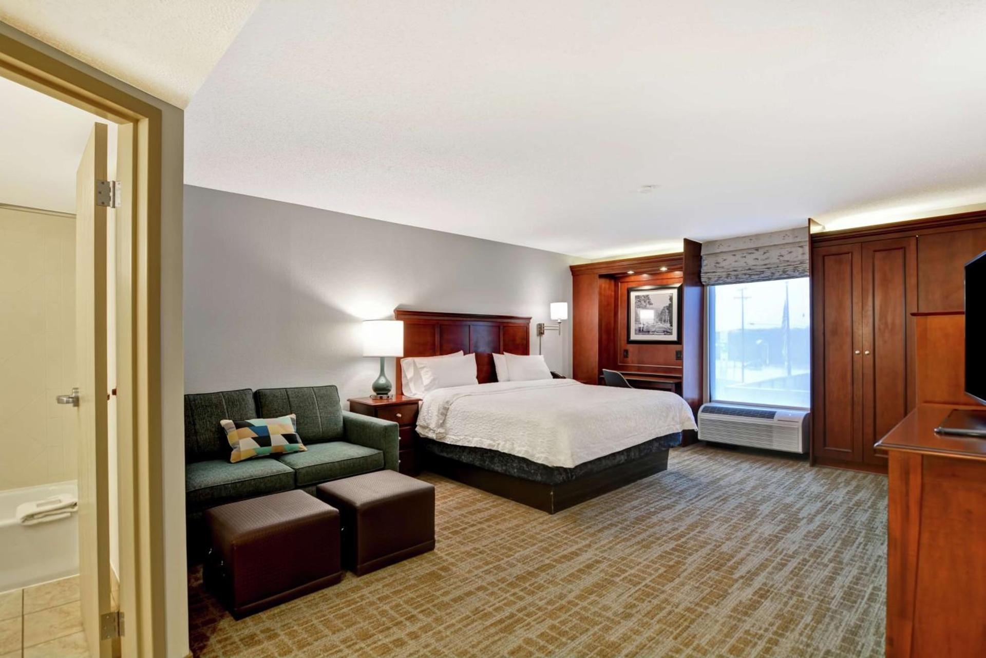 Hampton Inn Beckley photo 20