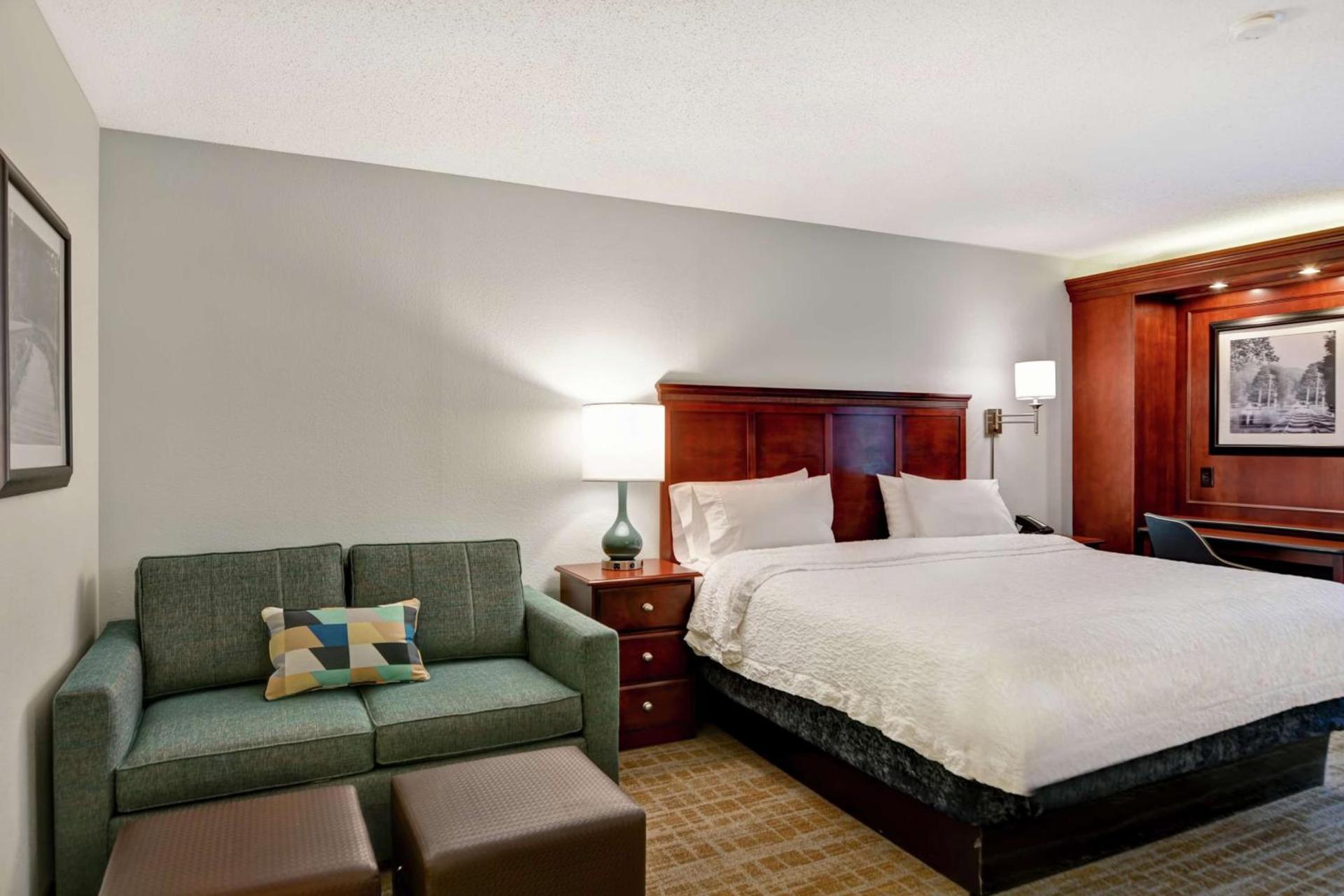 Hampton Inn Beckley photo 24