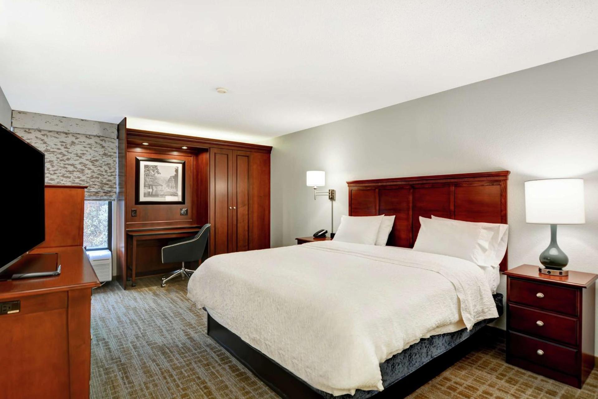 Hampton Inn Beckley photo 30