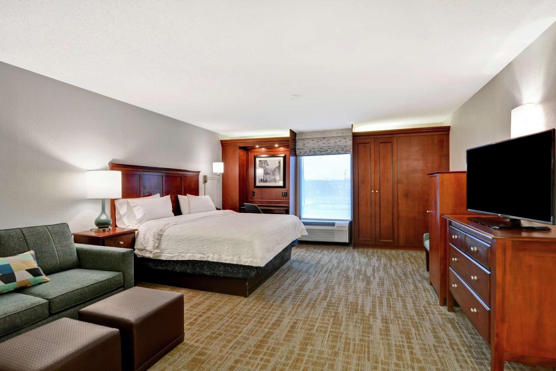 Hampton Inn Beckley photo 34