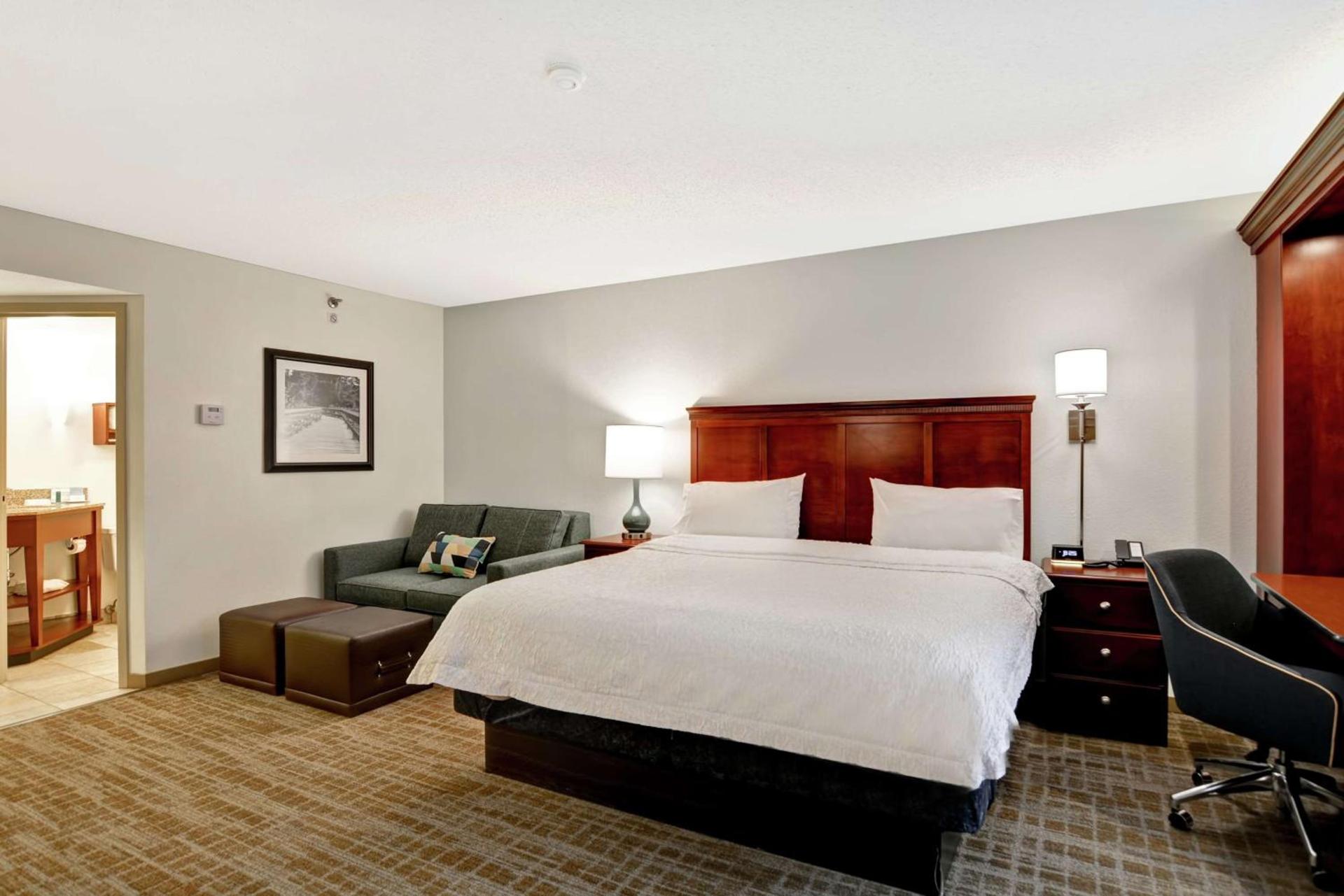 Hampton Inn Beckley photo 36