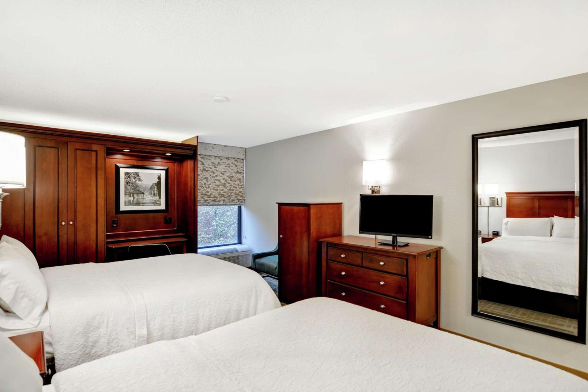 Hampton Inn Beckley photo 41