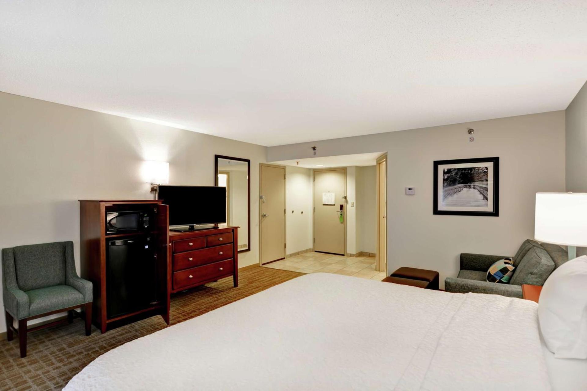 Hampton Inn Beckley photo 42