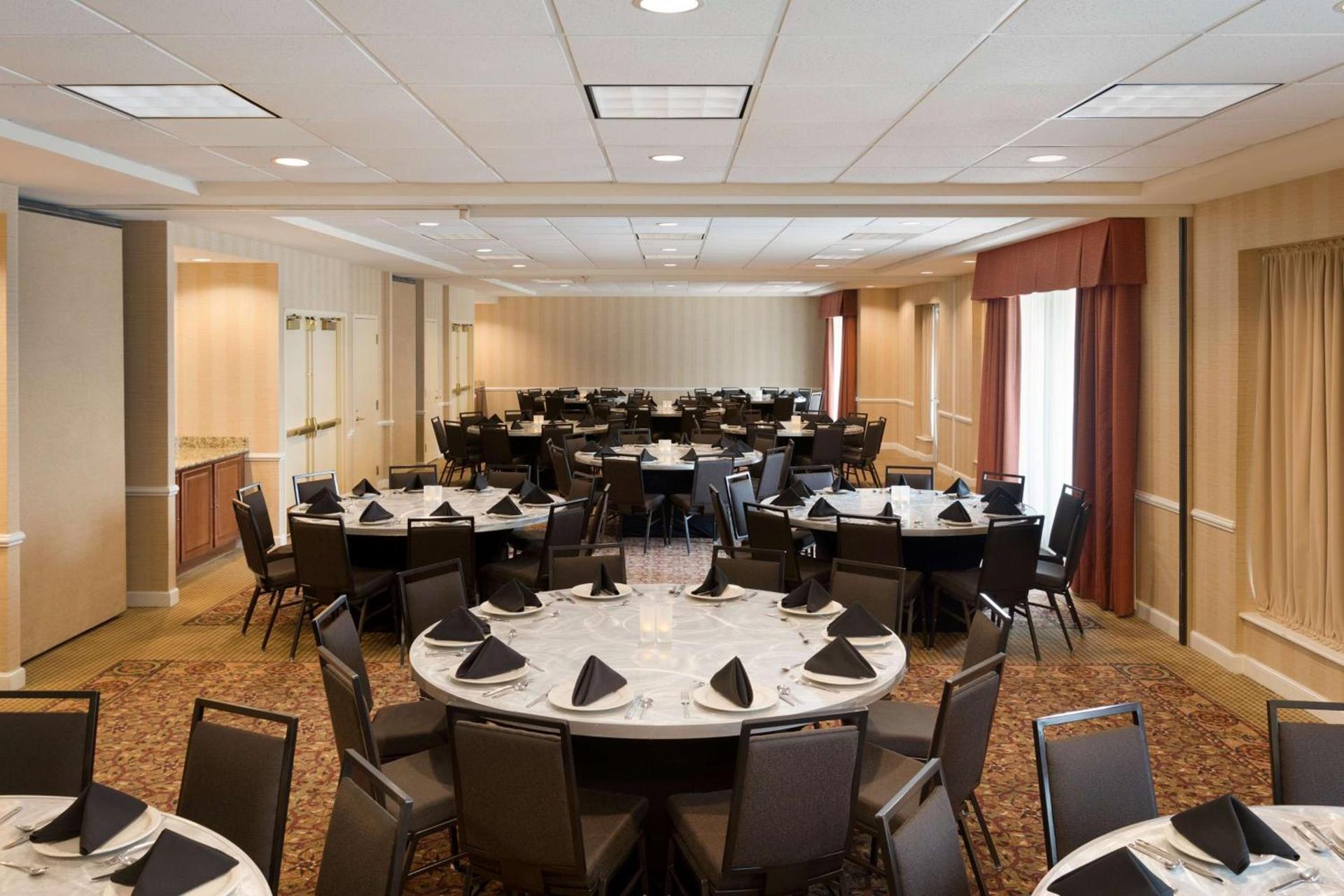 Hilton Garden Inn Oakbrook Terrace photo 20