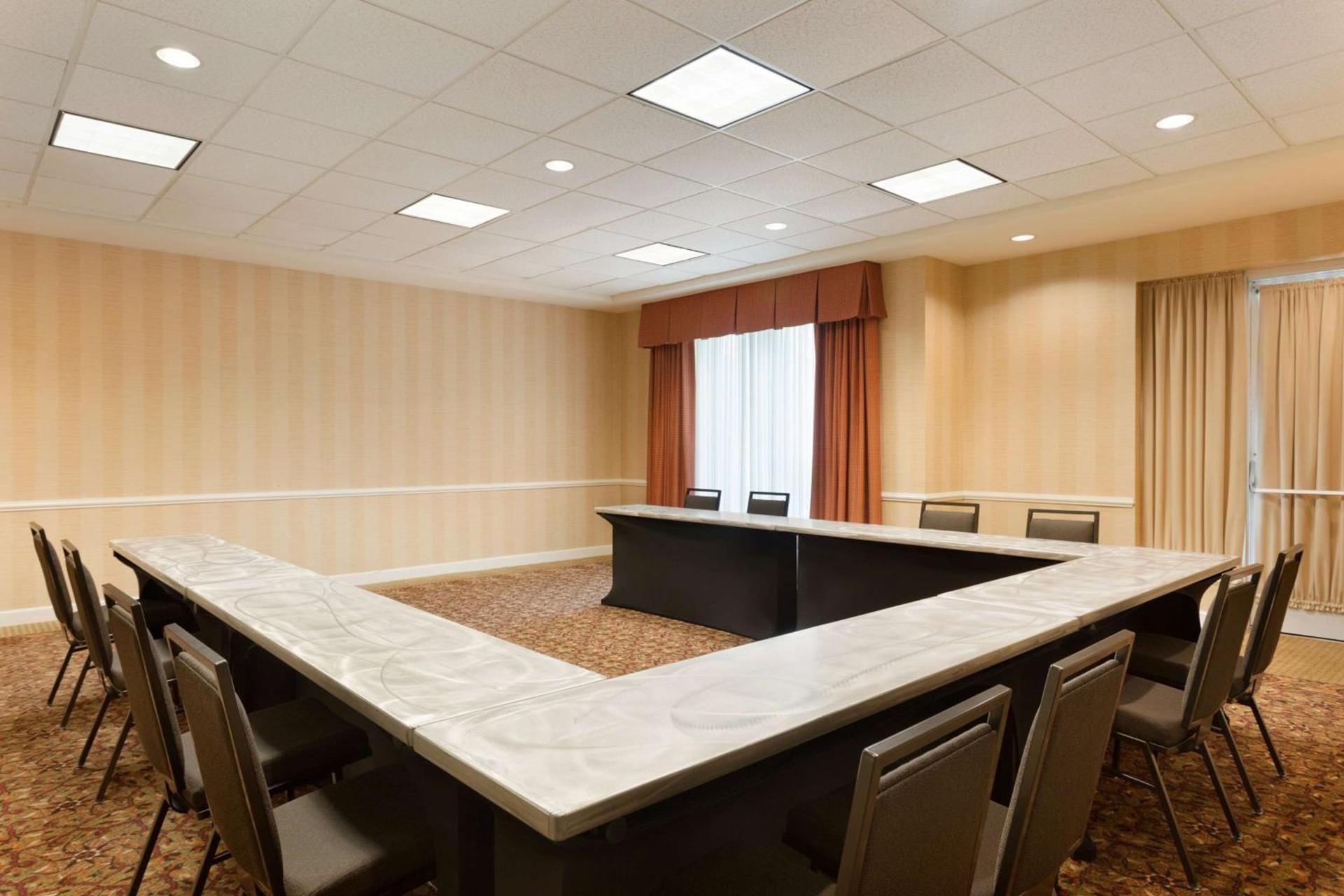 Hilton Garden Inn Oakbrook Terrace photo 15