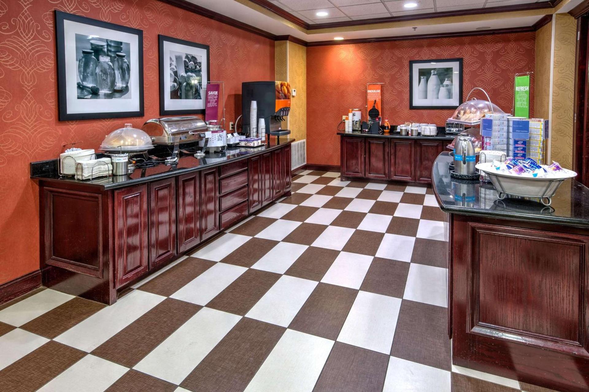 Hampton Inn & Suites Corsicana photo 10