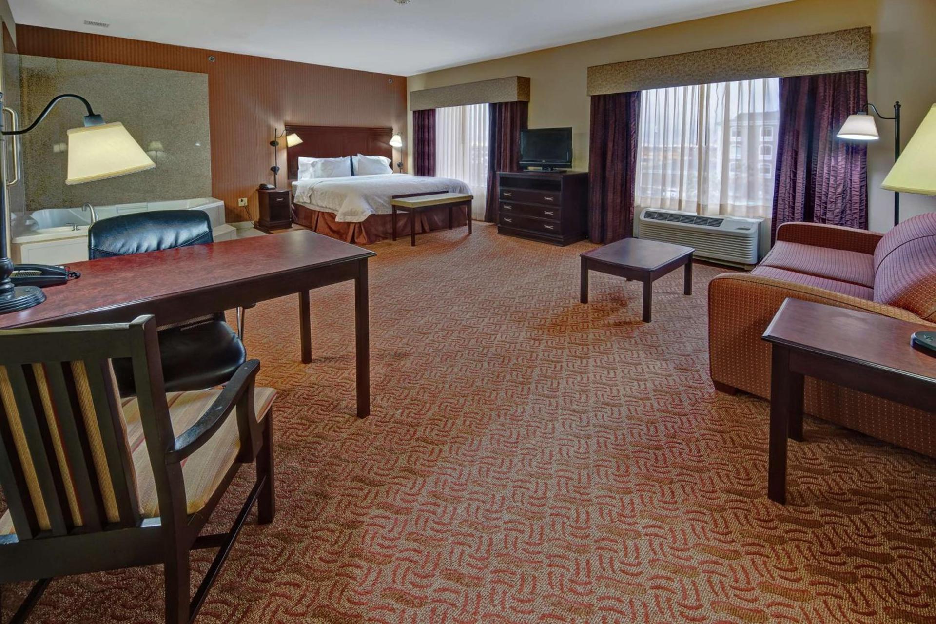 Hampton Inn & Suites Corsicana photo 14