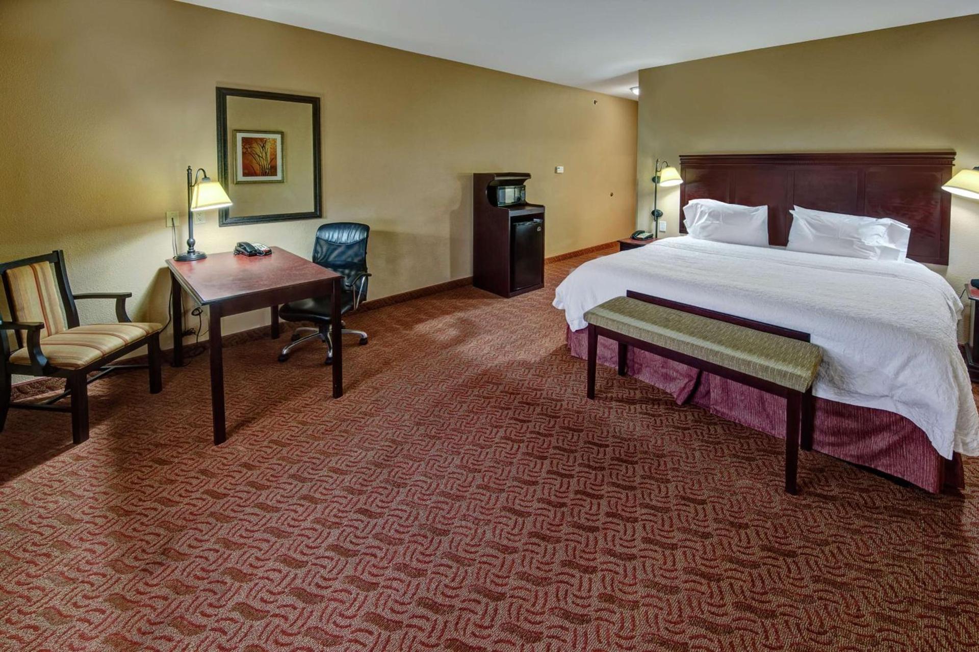 Hampton Inn & Suites Corsicana photo 19