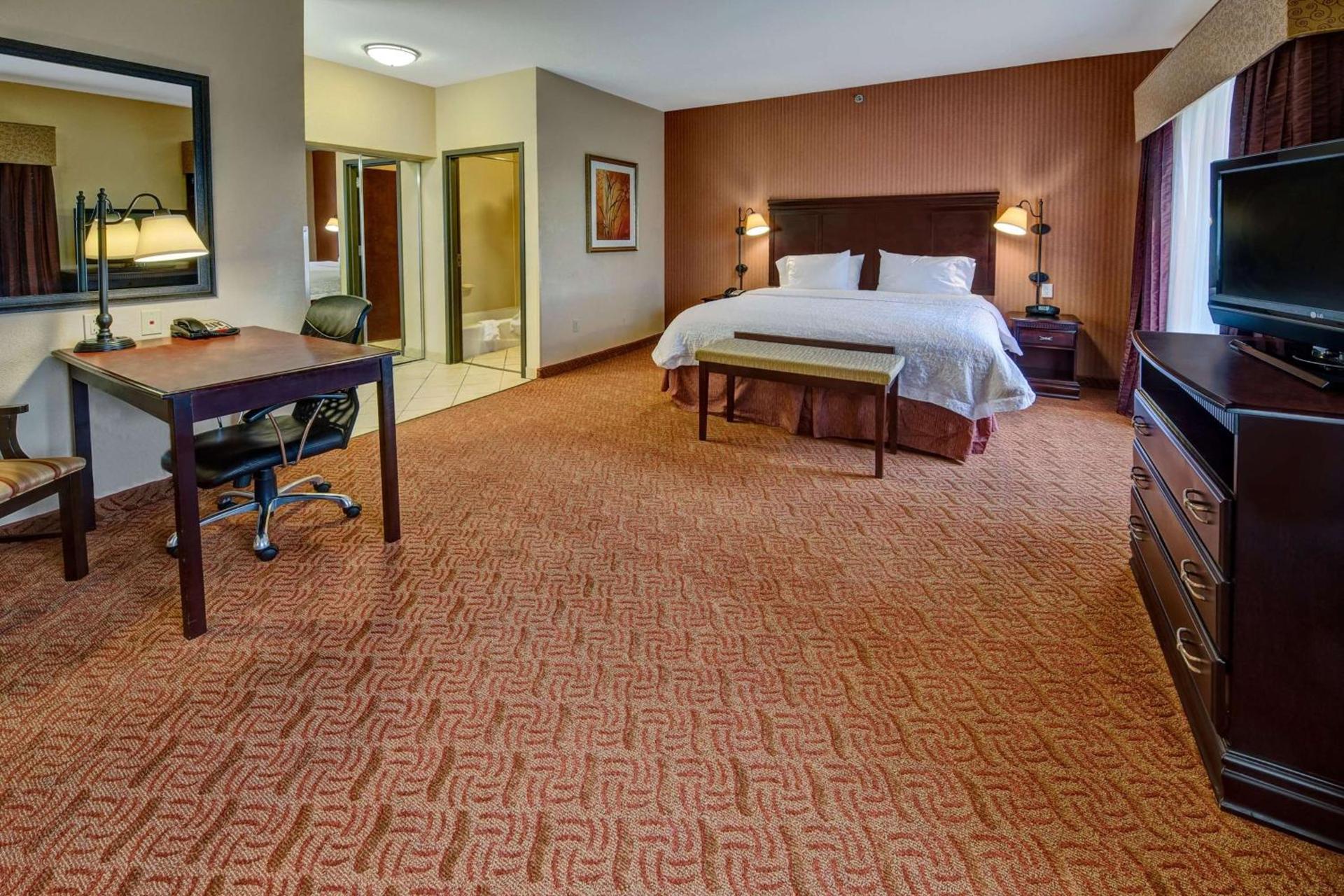 Hampton Inn & Suites Corsicana photo 29