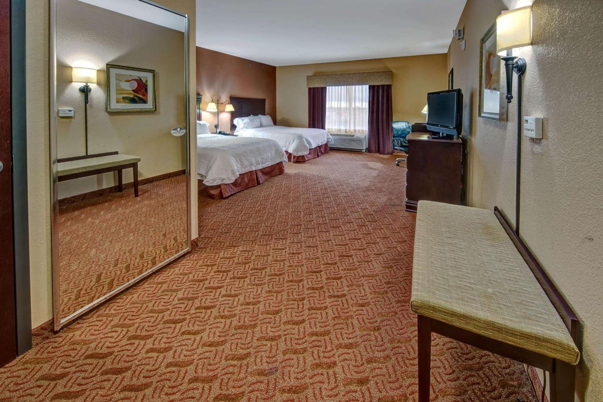 Hampton Inn & Suites Corsicana photo 34