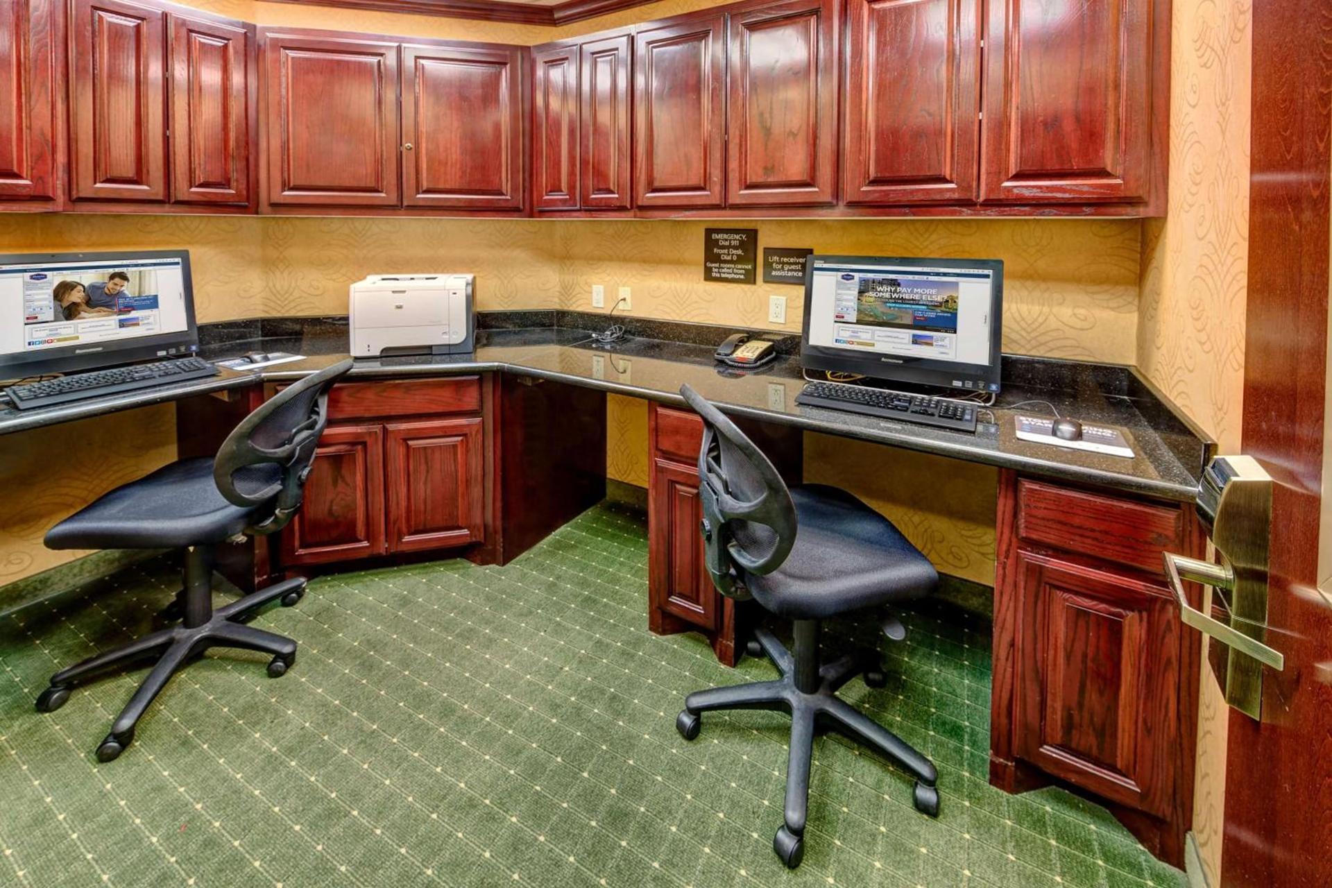 Hampton Inn & Suites Corsicana photo 43