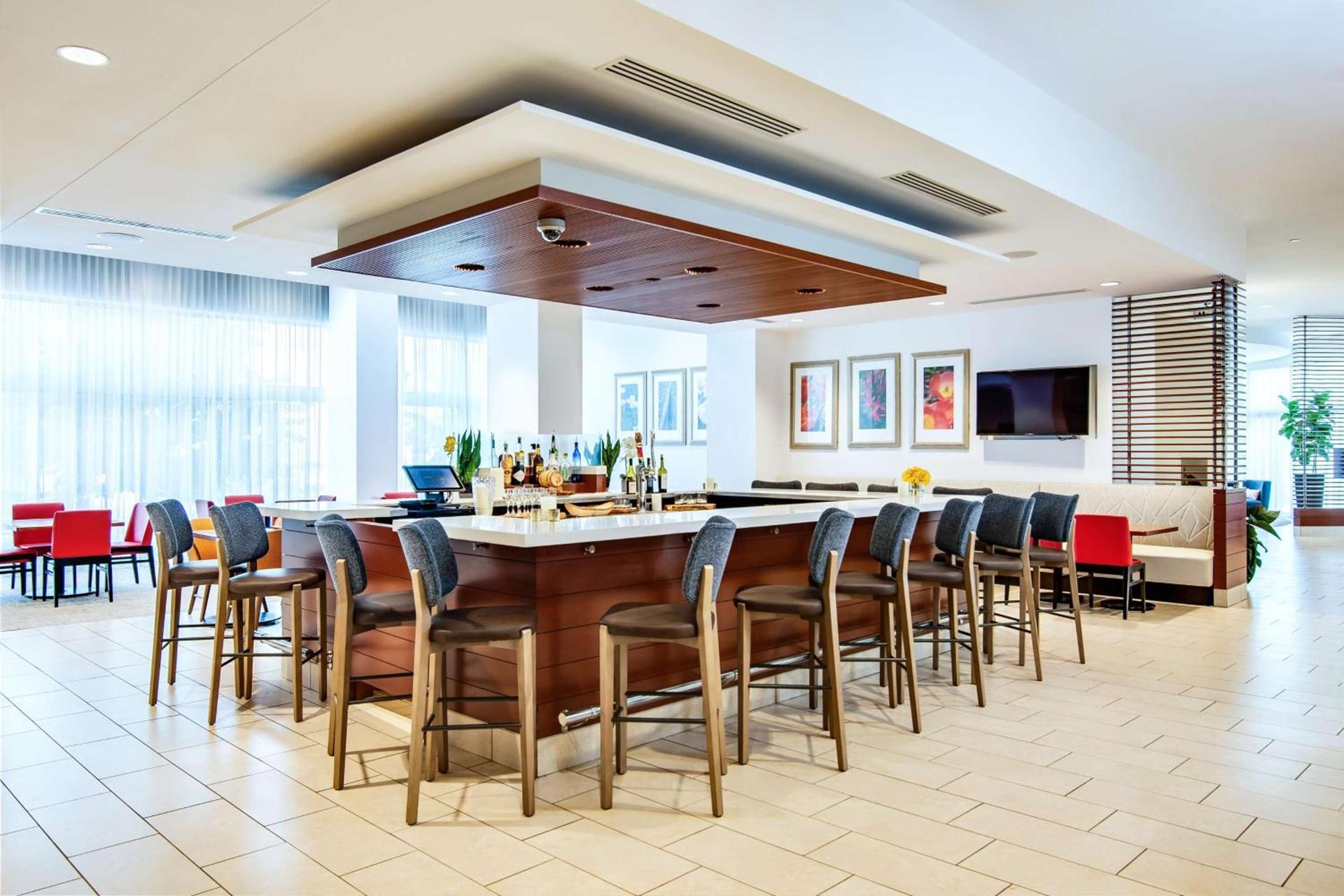 Hilton Garden Inn Alexandria Old Town National Harbor photo 19