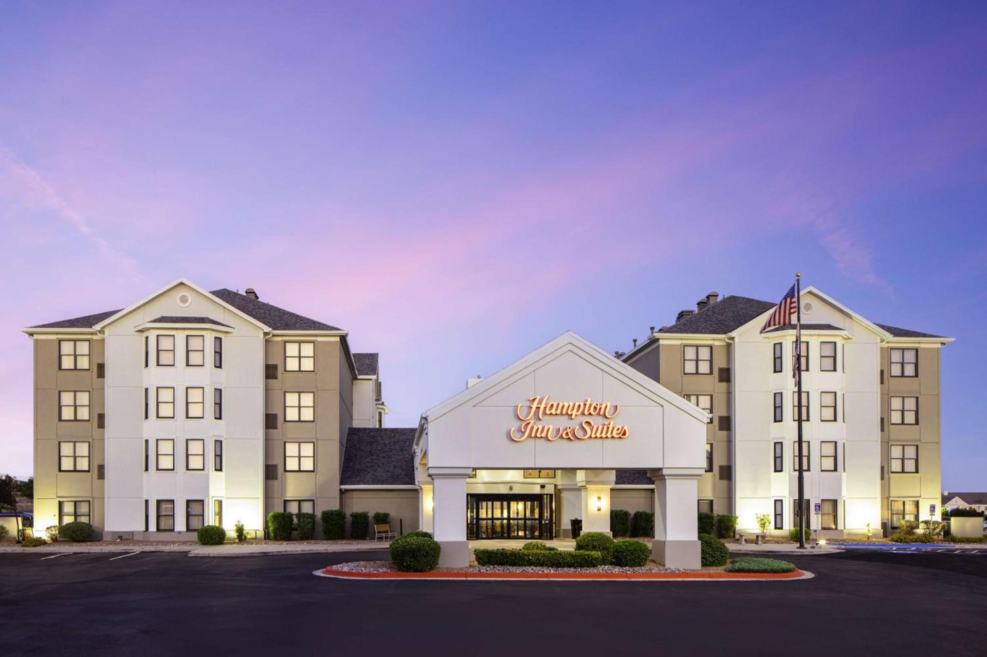 Hampton Inn & Suites El Paso-Airport photo 1