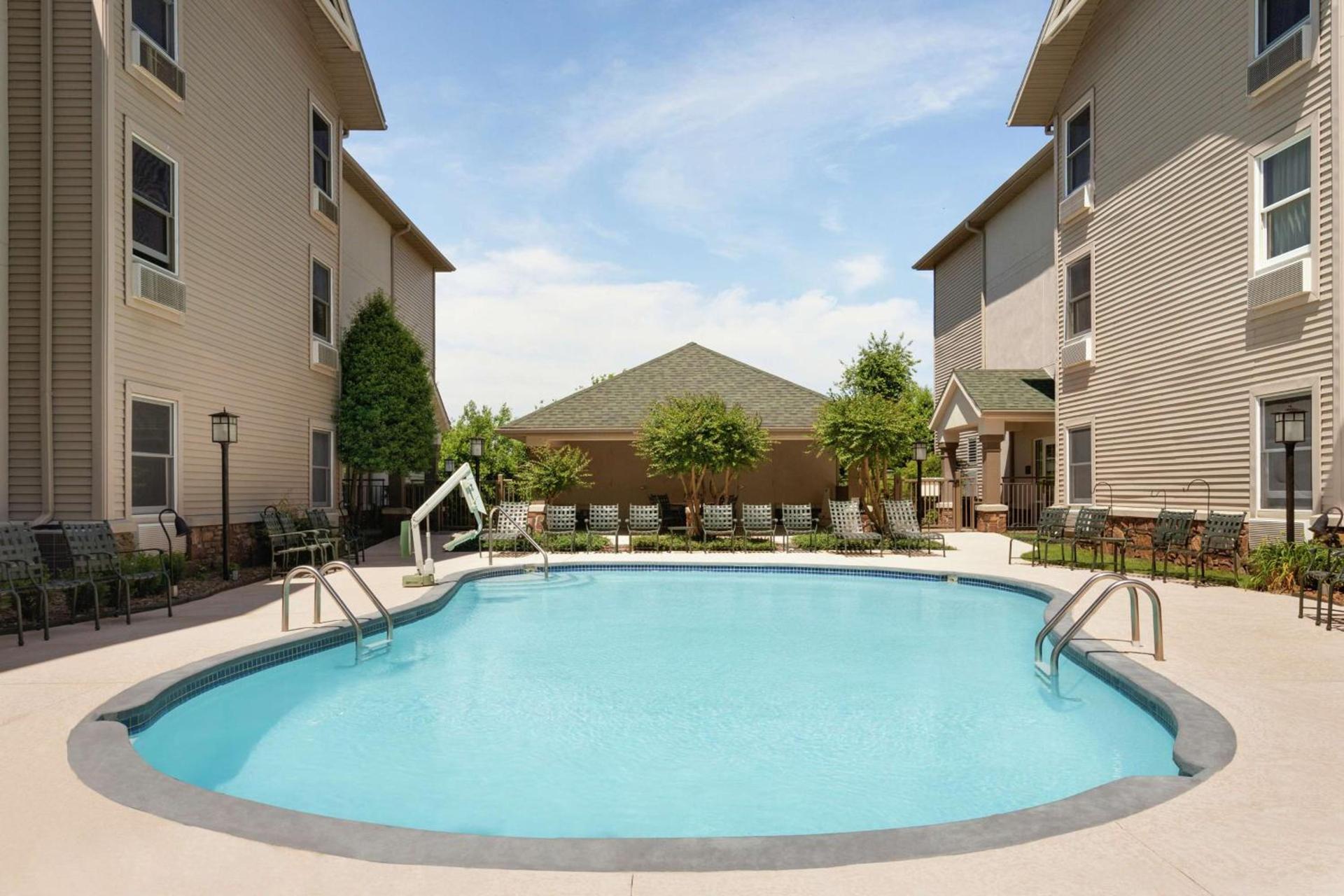 Hampton Inn and Suites Springdale photo 6