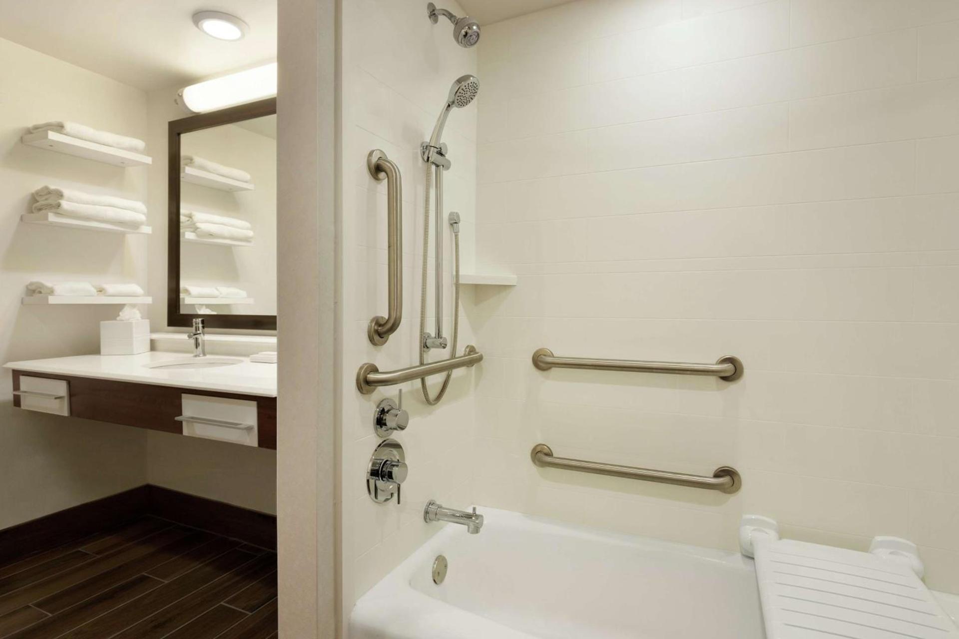 Hampton Inn and Suites Springdale photo 24