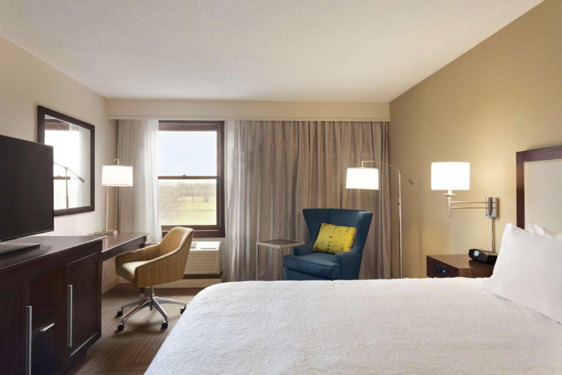 Hampton Inn and Suites Springdale photo 30