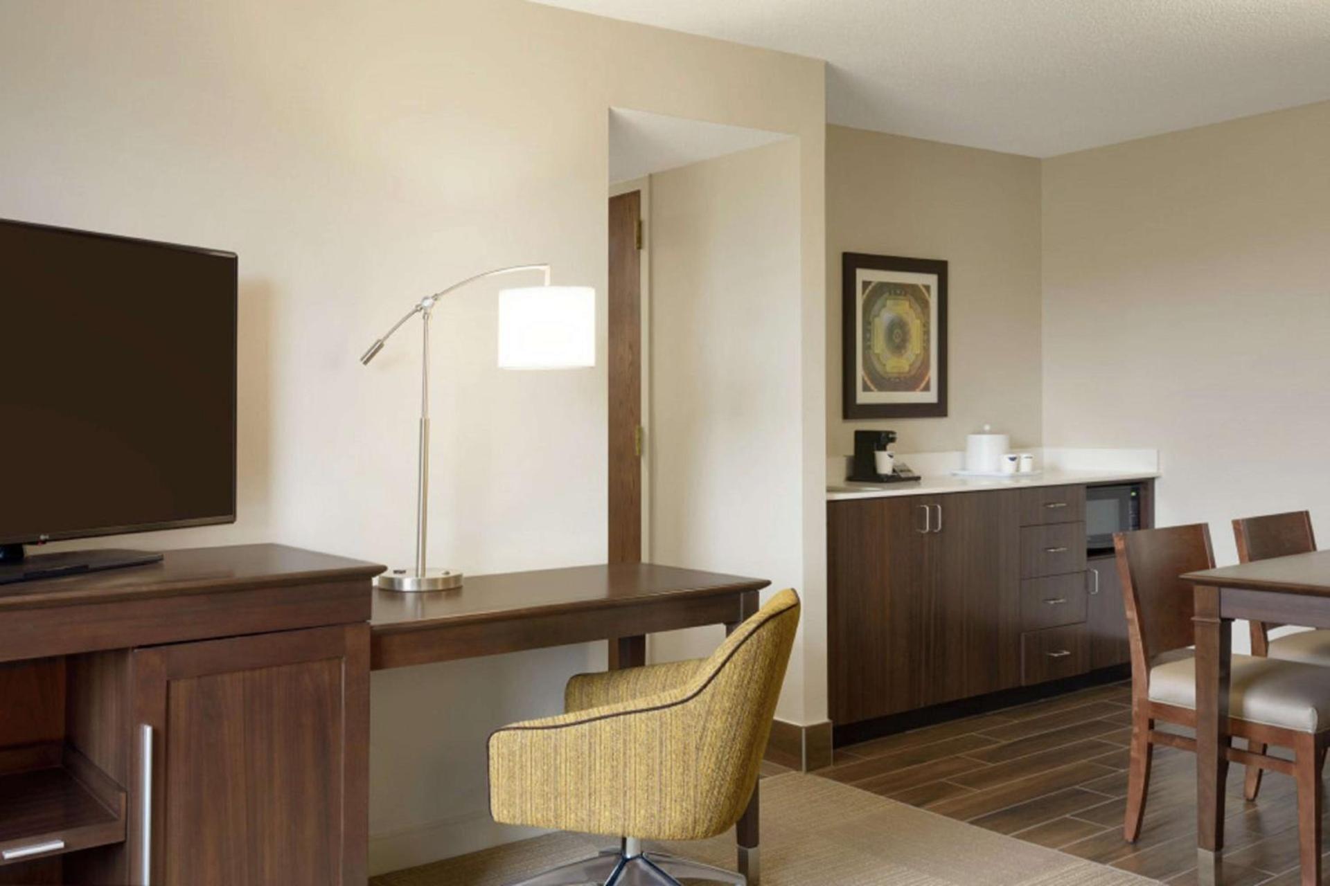 Hampton Inn and Suites Springdale photo 32