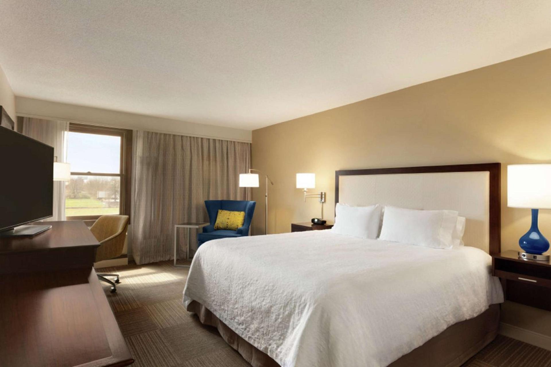 Hampton Inn and Suites Springdale photo 31