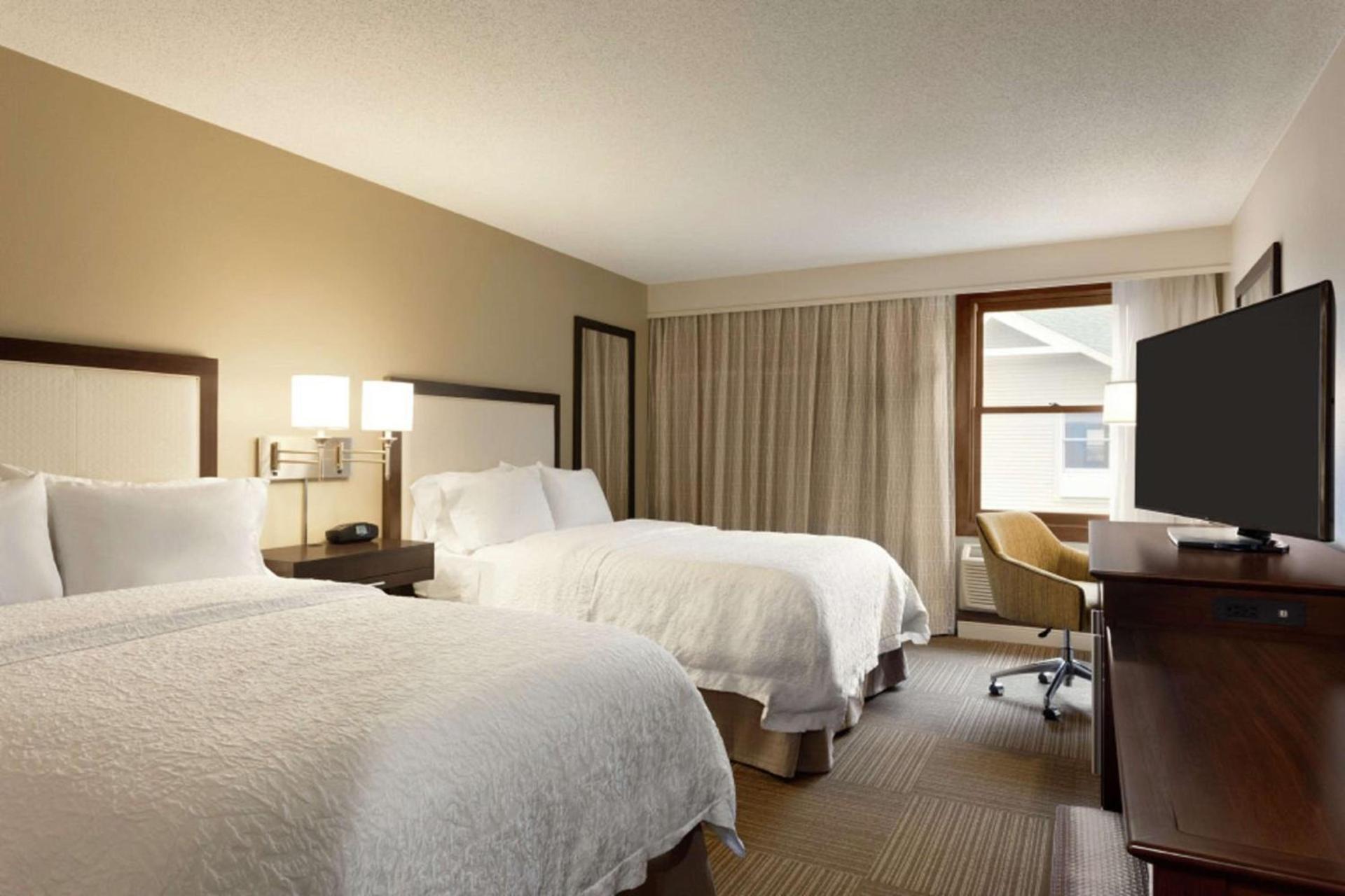 Hampton Inn and Suites Springdale photo 34