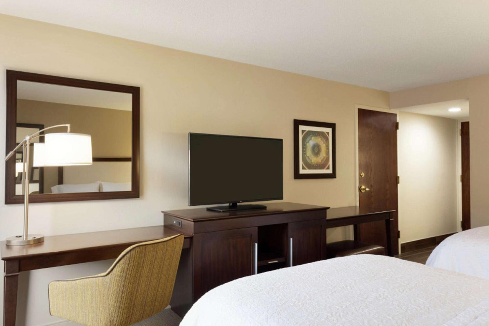 Hampton Inn and Suites Springdale photo 37