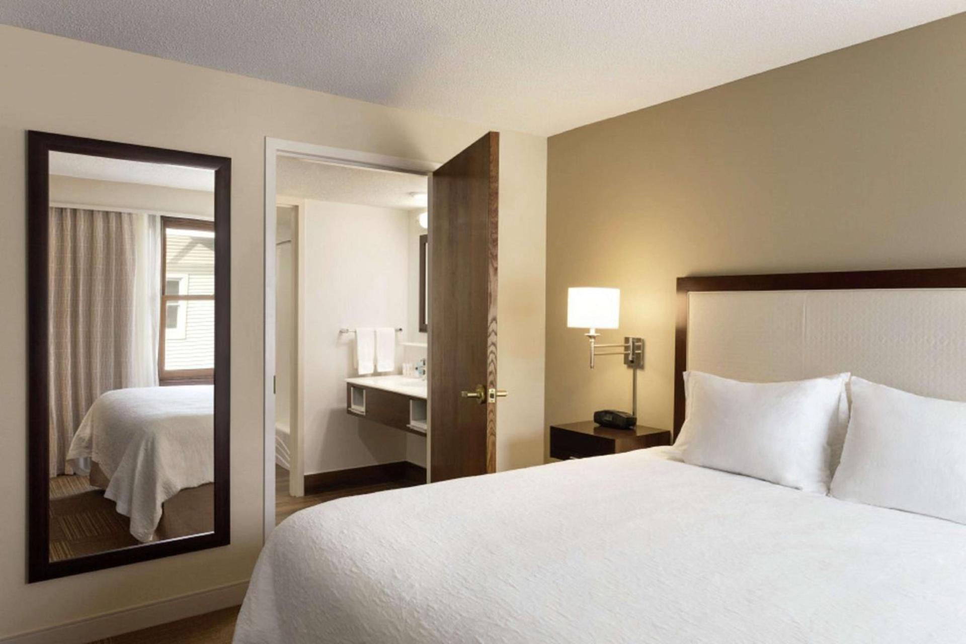 Hampton Inn and Suites Springdale photo 36