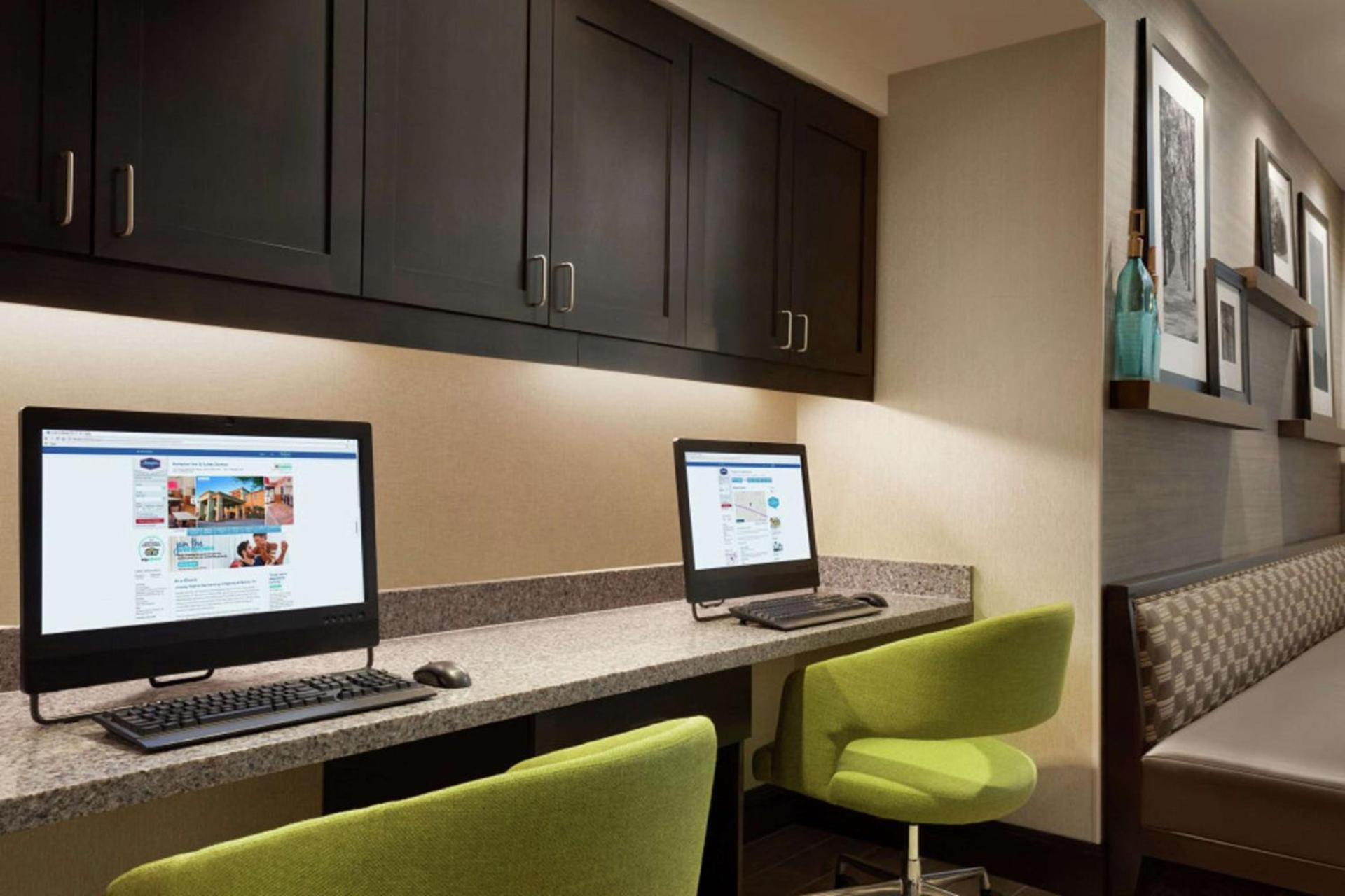 Hampton Inn and Suites Springdale photo 43