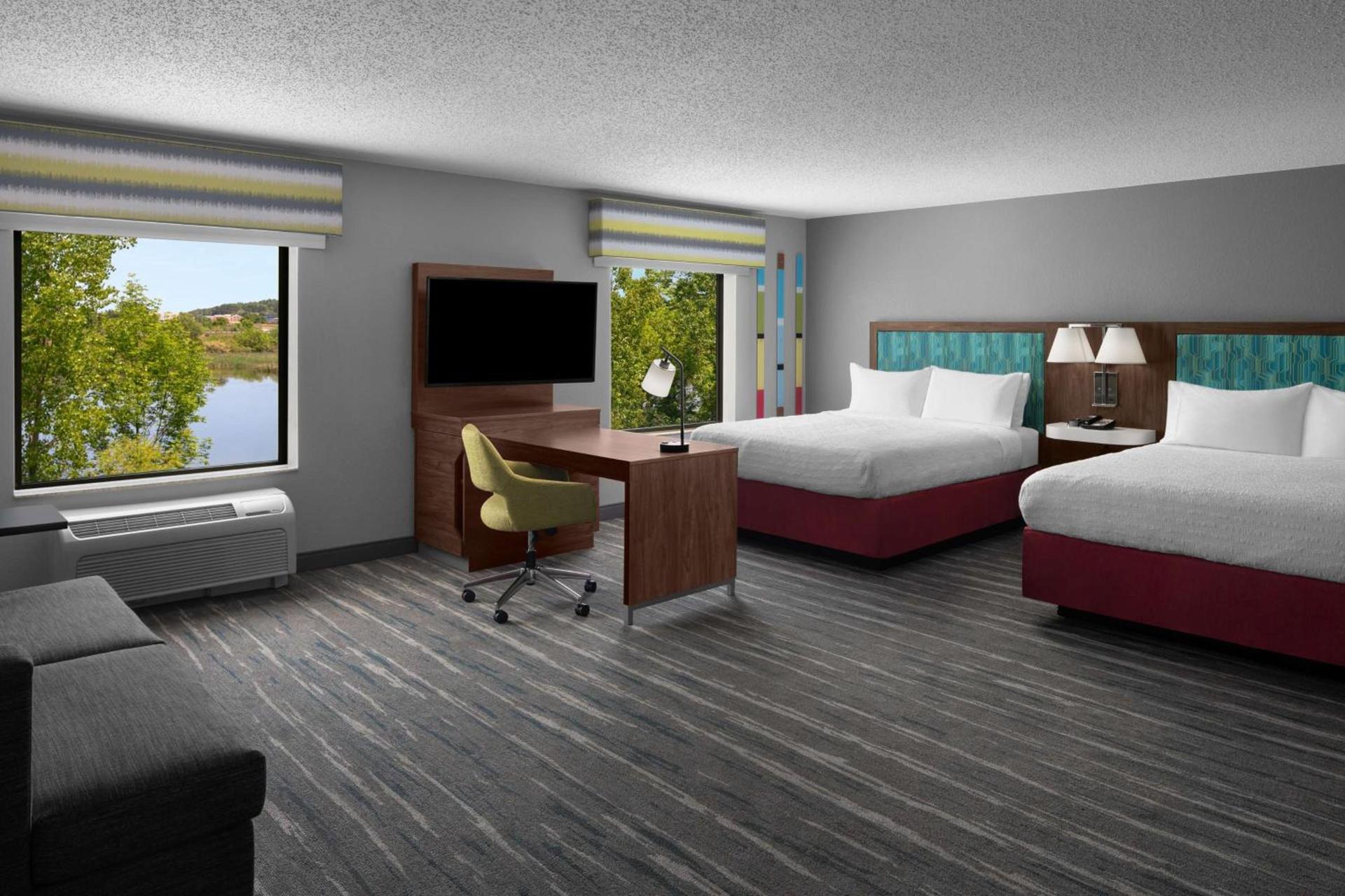 Hampton Inn & Suites Grand Rapids-Airport 28th St photo 22