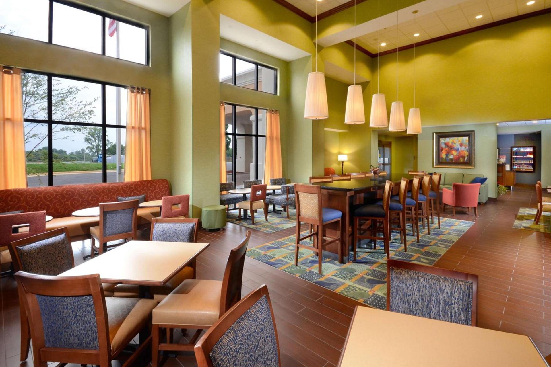 Hampton Inn and Suites Lynchburg photo 12