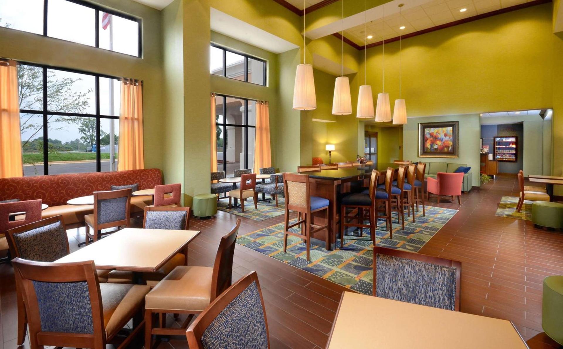 Hampton Inn and Suites Lynchburg photo 21